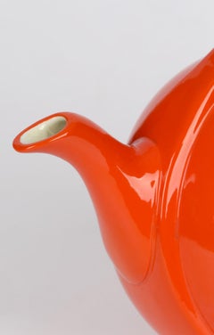 Hall China Company Art Deco Orange glasiert Luftstrom Form Deckel Teekanne