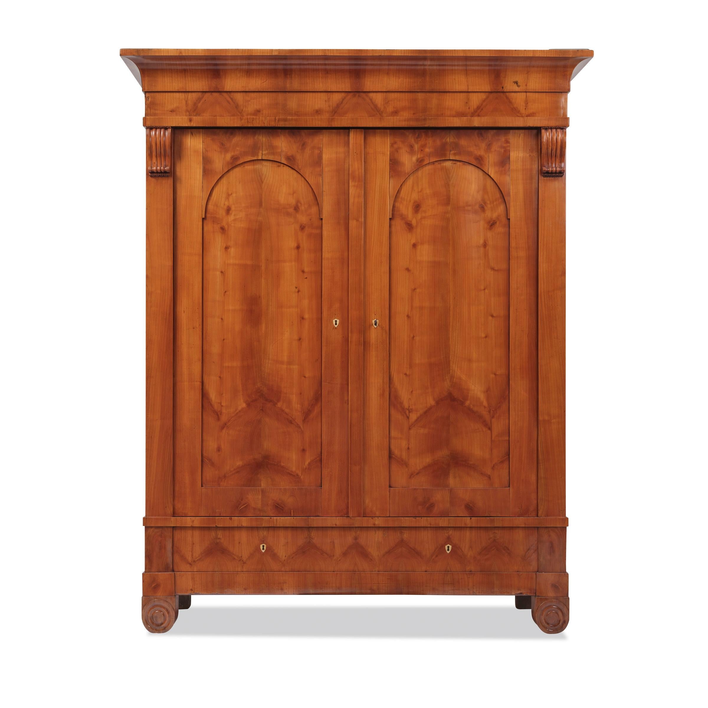 Hall Cupboard, Cherrywood , Rhineland around 1820, Biedermeier Period, 2 Doors, French shellac handpolished