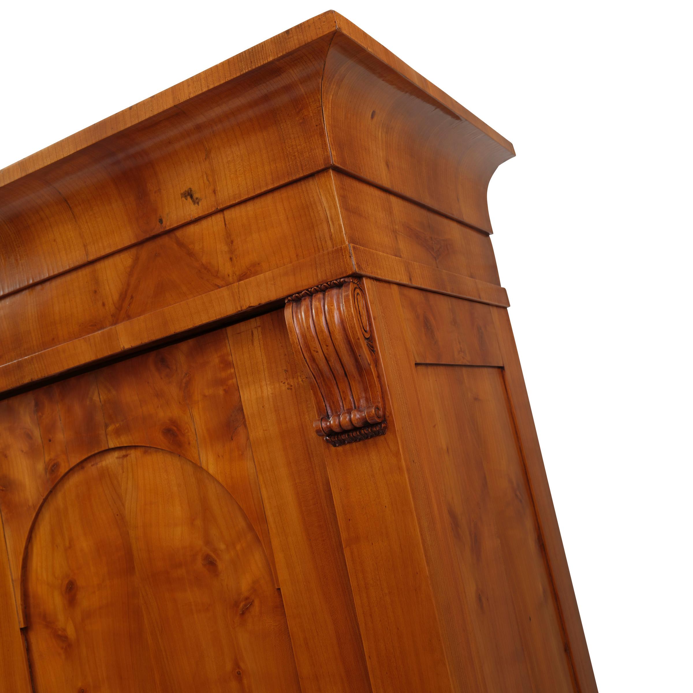 Hall cupboard . Biedermeier, Rhineland, around 1825 Cherrywood In Good Condition For Sale In Münster, DE