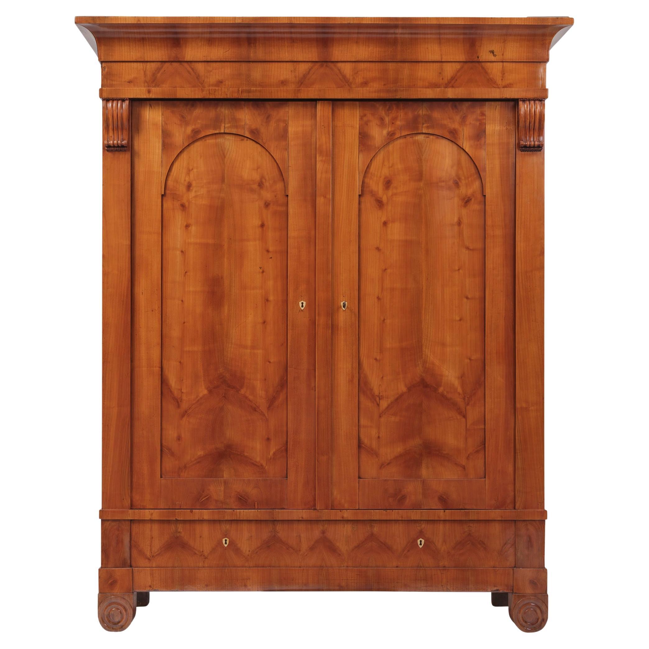 Armadio Hall . Biedermeier, Renania, 1825 circa Legno di ciliegio
