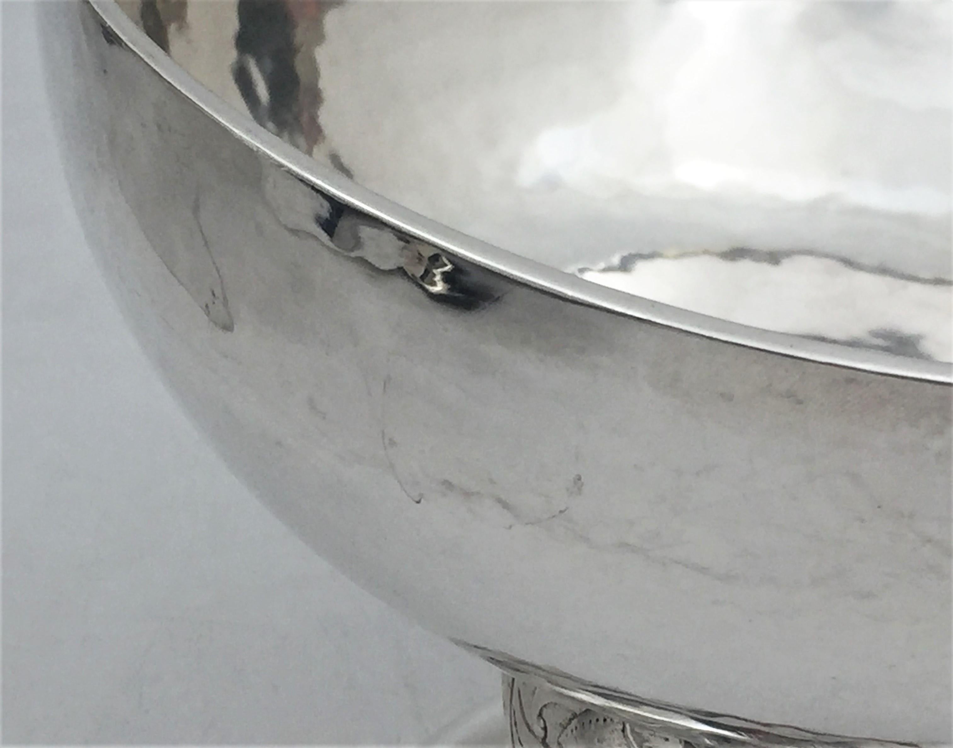 Hallberg Swedish Silver 1919 Art Nouveau Hand Hammered Compote Bowl In Good Condition For Sale In New York, NY