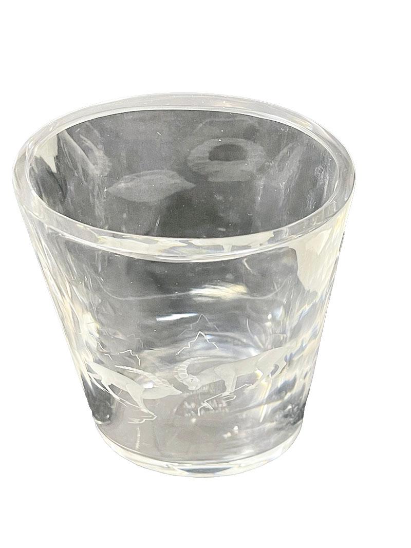 Cristallo Hallet, Delvenne per Val Saint Lambert vaso di cristallo con animale Stambecco, firmato in vendita