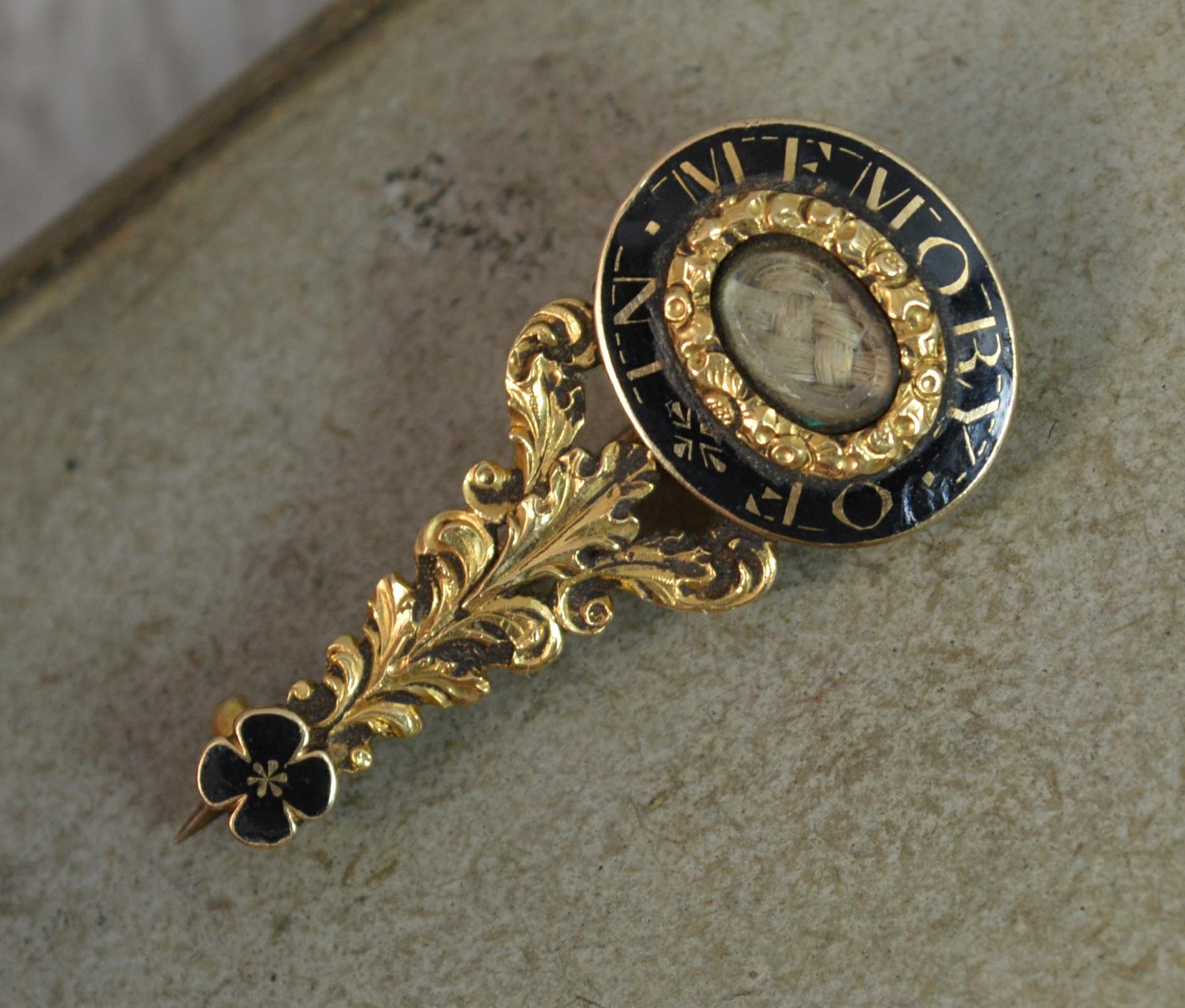 Halley's Comet Mourning in Memory of Brooch Enamel 15 Carat Gold For Sale 6
