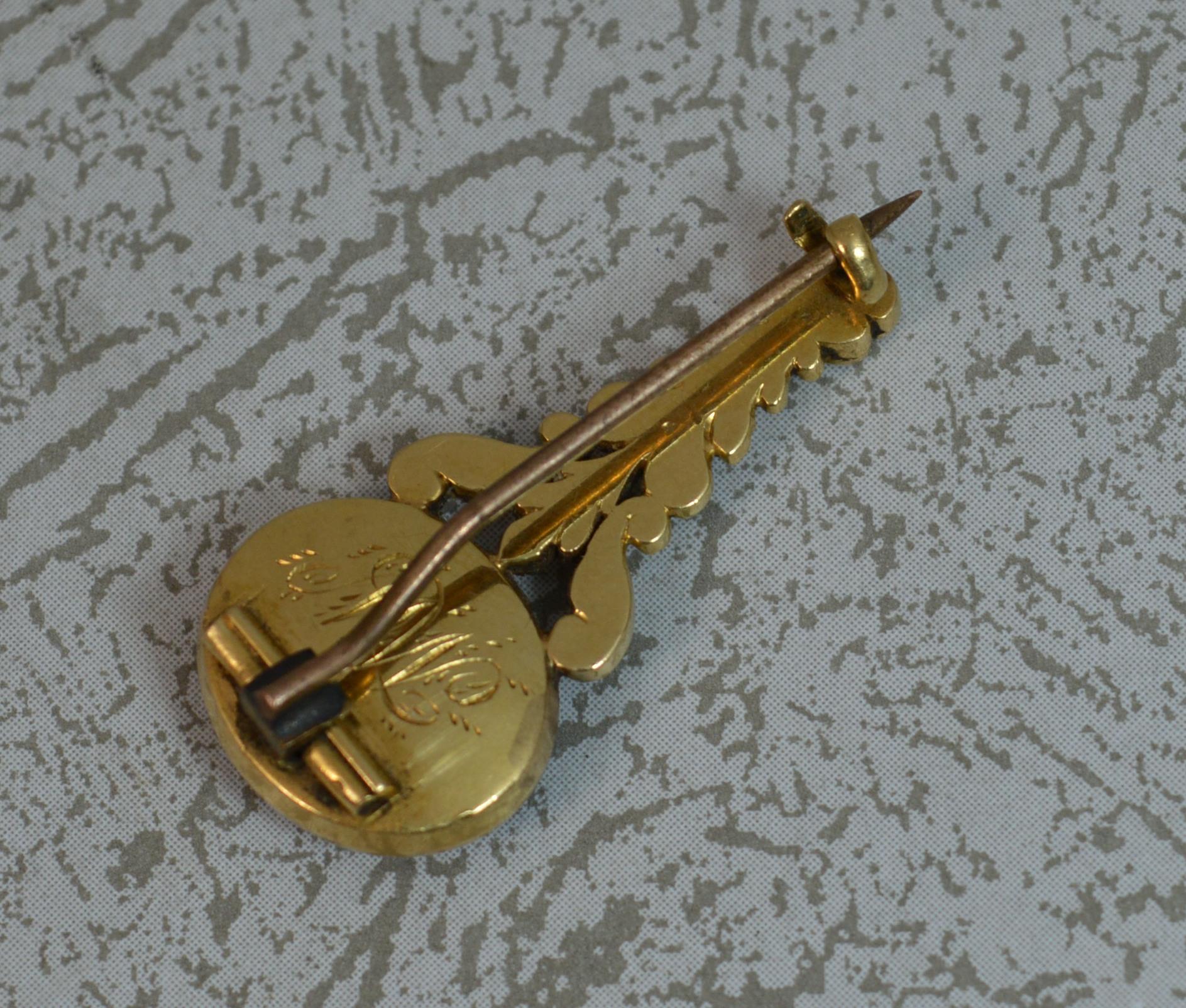 Halley's Comet Mourning in Memory of Brooch Enamel 15 Carat Gold For Sale 1