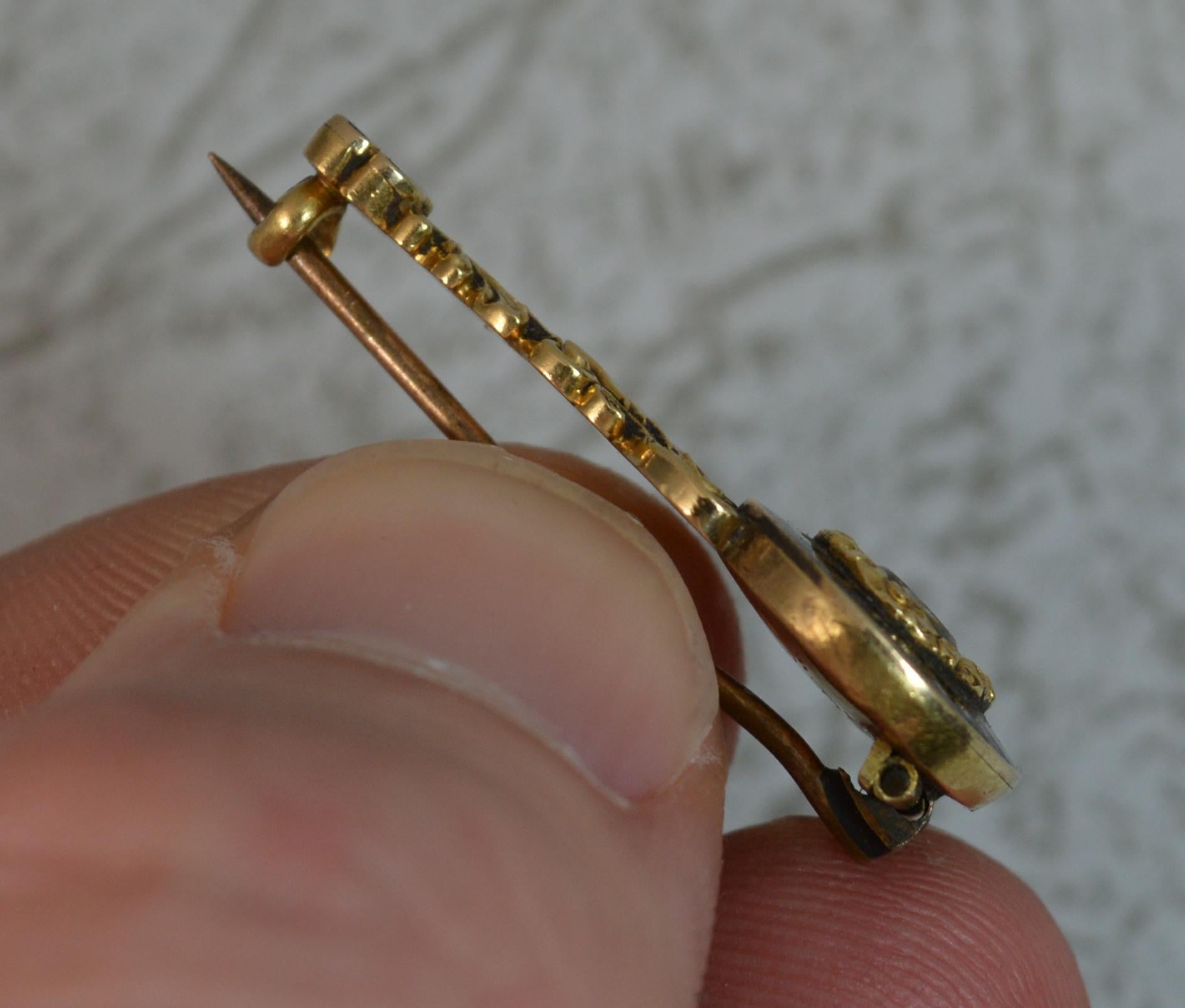Halley's Comet Mourning in Memory of Brooch Enamel 15 Carat Gold For Sale 2