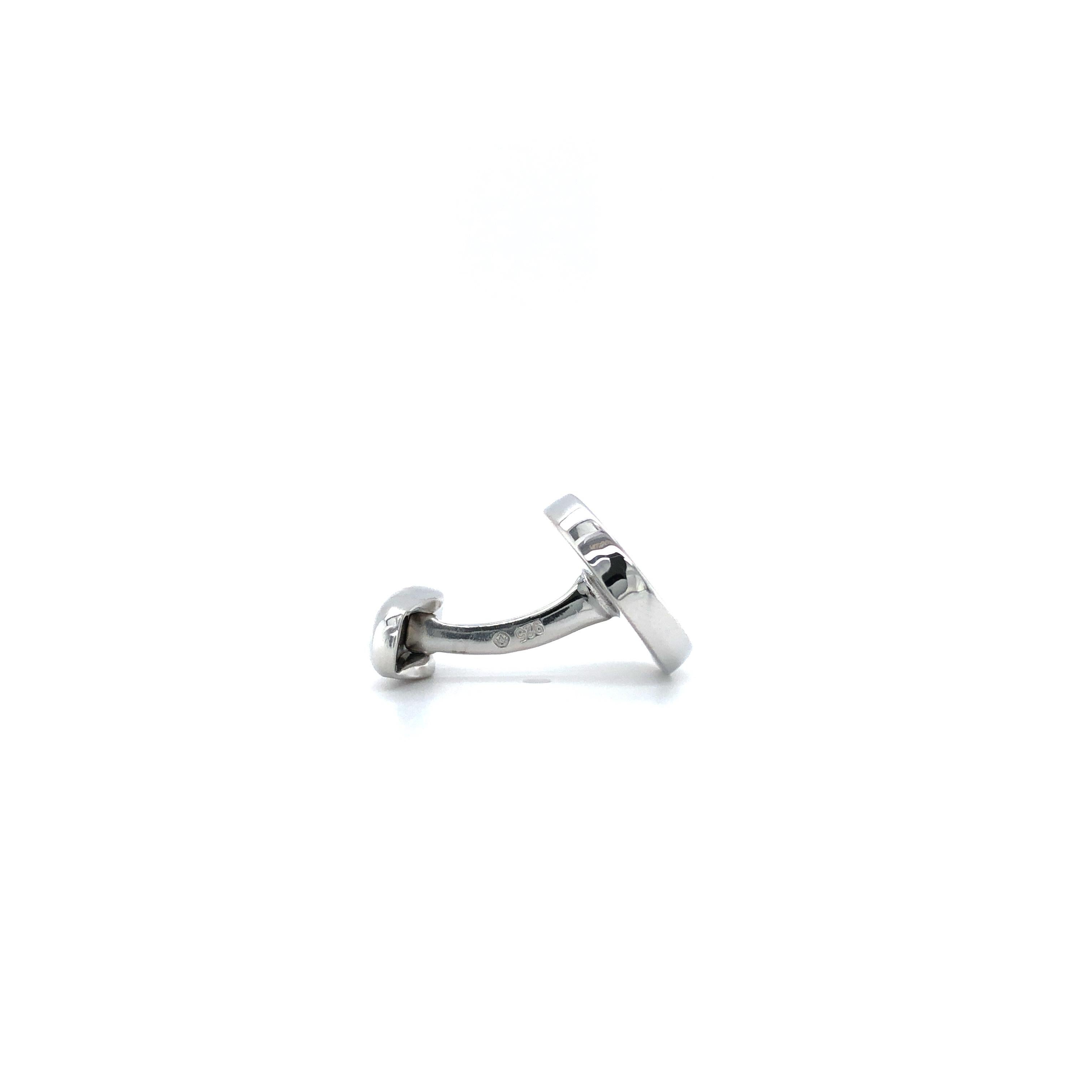 Contemporary Hallmark Oval Cufflinks in Silver, 14 mm x 18 mm For Sale