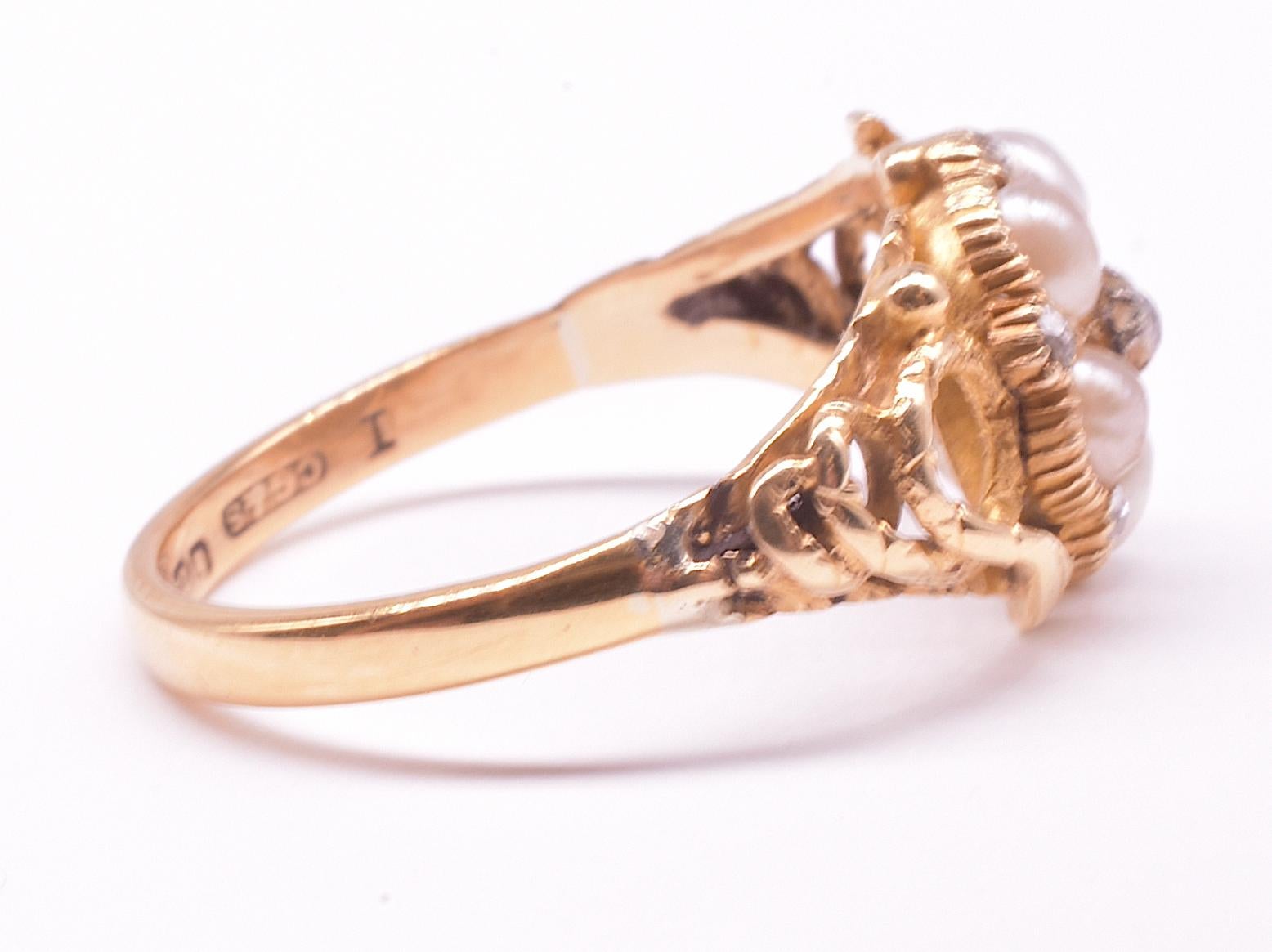 Hallmark 1913 Perle und Diamant Vergissmeinnicht Ring mit Schlangenschultern im Zustand „Gut“ in Baltimore, MD