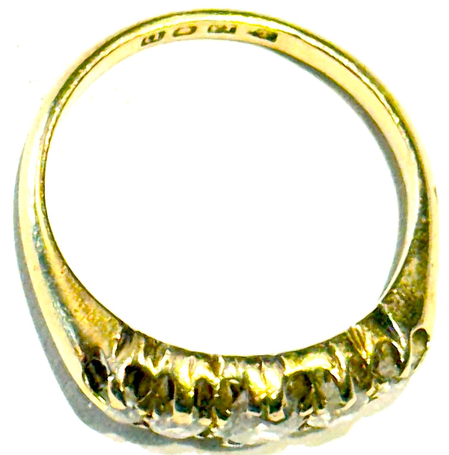 Bague à cinq pierres 18 carats poinçonnée 1895 Londres taille 61/4 Excellent état - En vente à Baltimore, MD