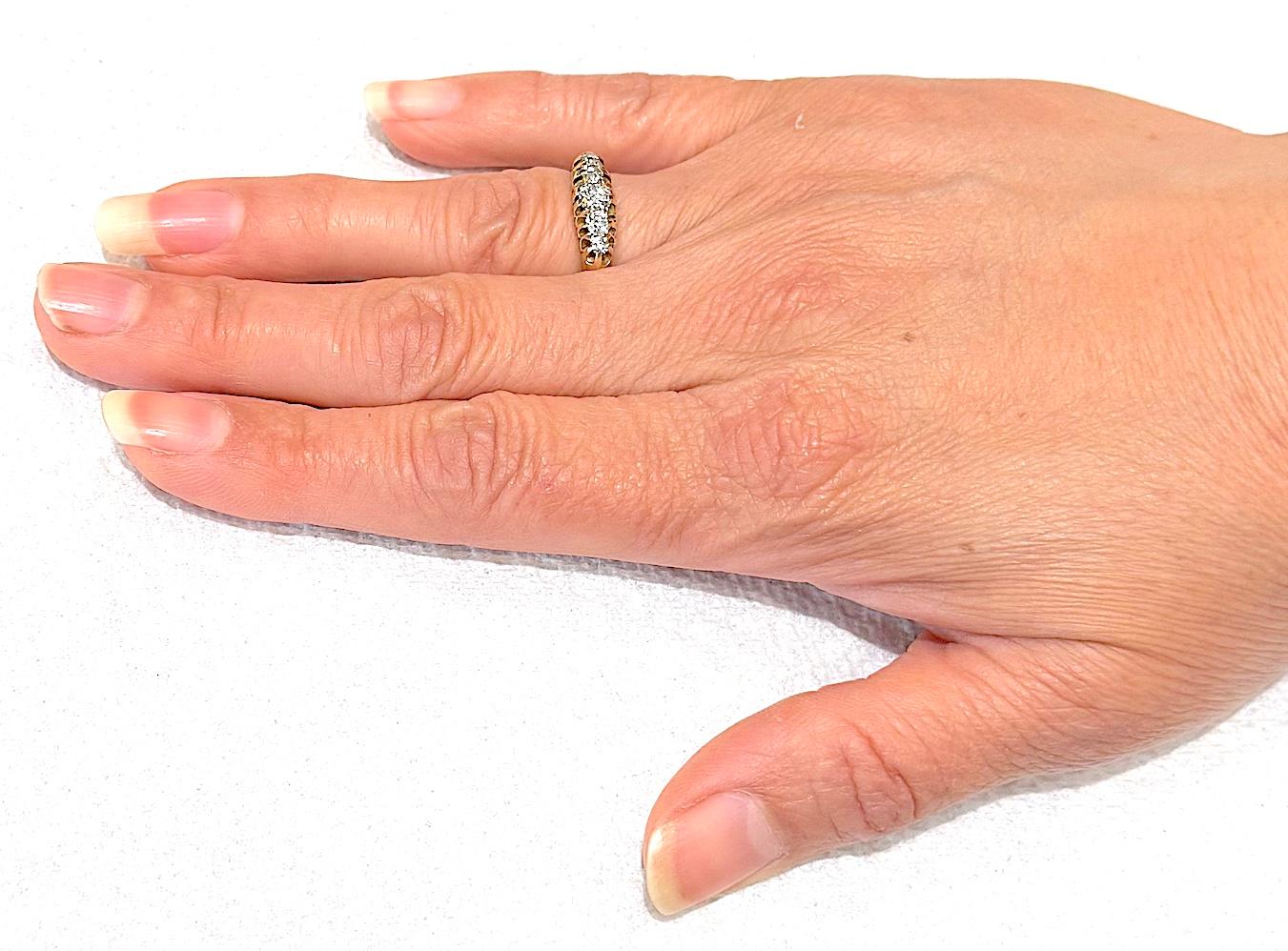 Bague à cinq pierres 18 carats poinçonnée 1895 Londres taille 61/4 en vente 2