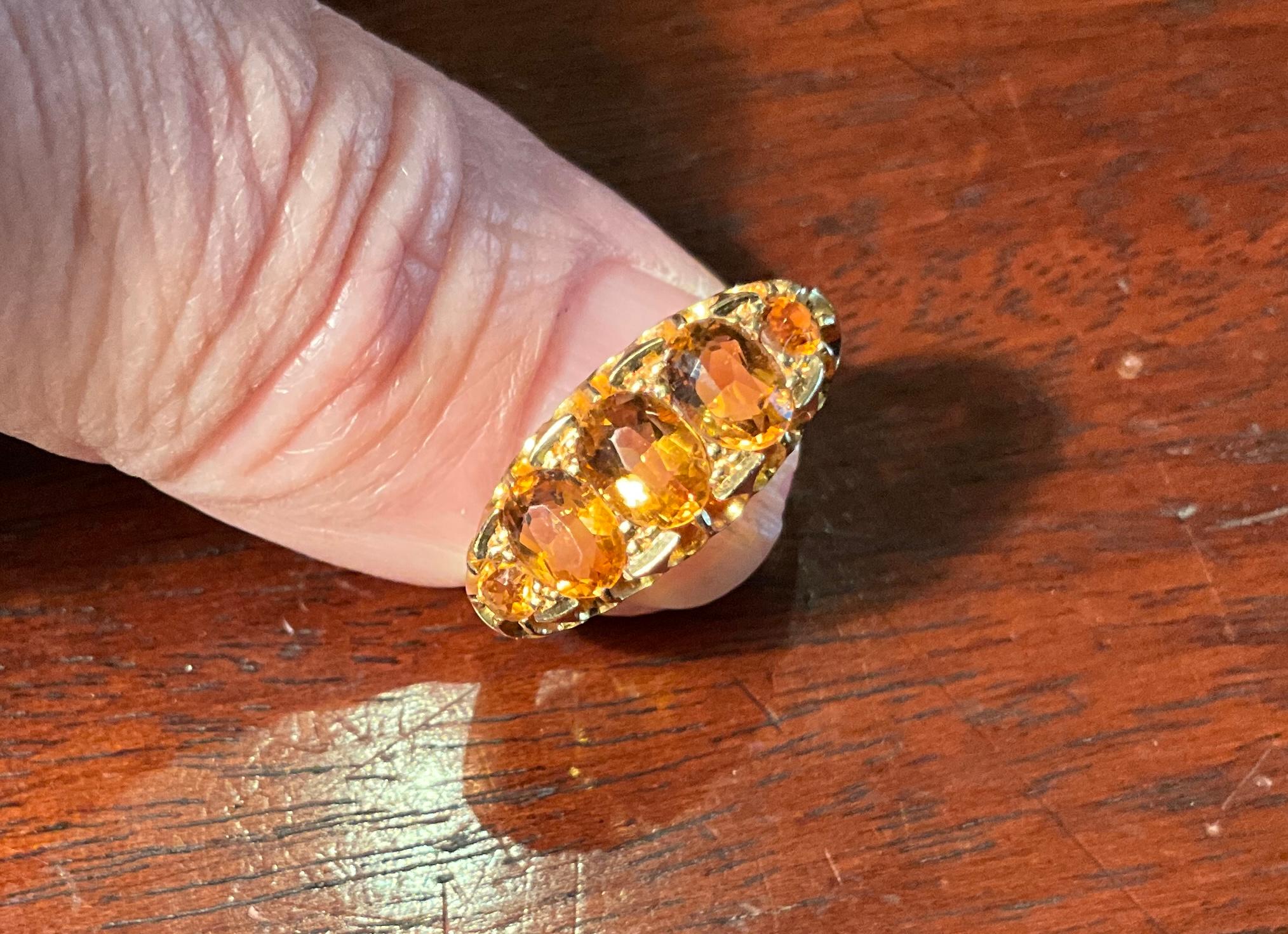 Anello a cinque pietre di citrino con marchio 1907 Birmingham 18K in vendita 5