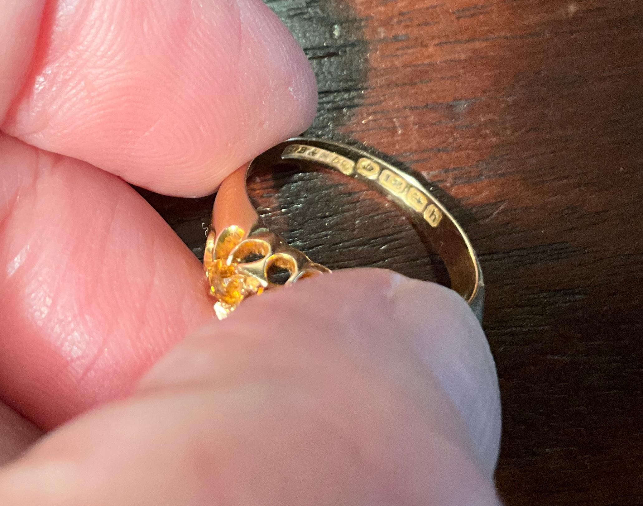 Anello a cinque pietre di citrino con marchio 1907 Birmingham 18K in vendita 6