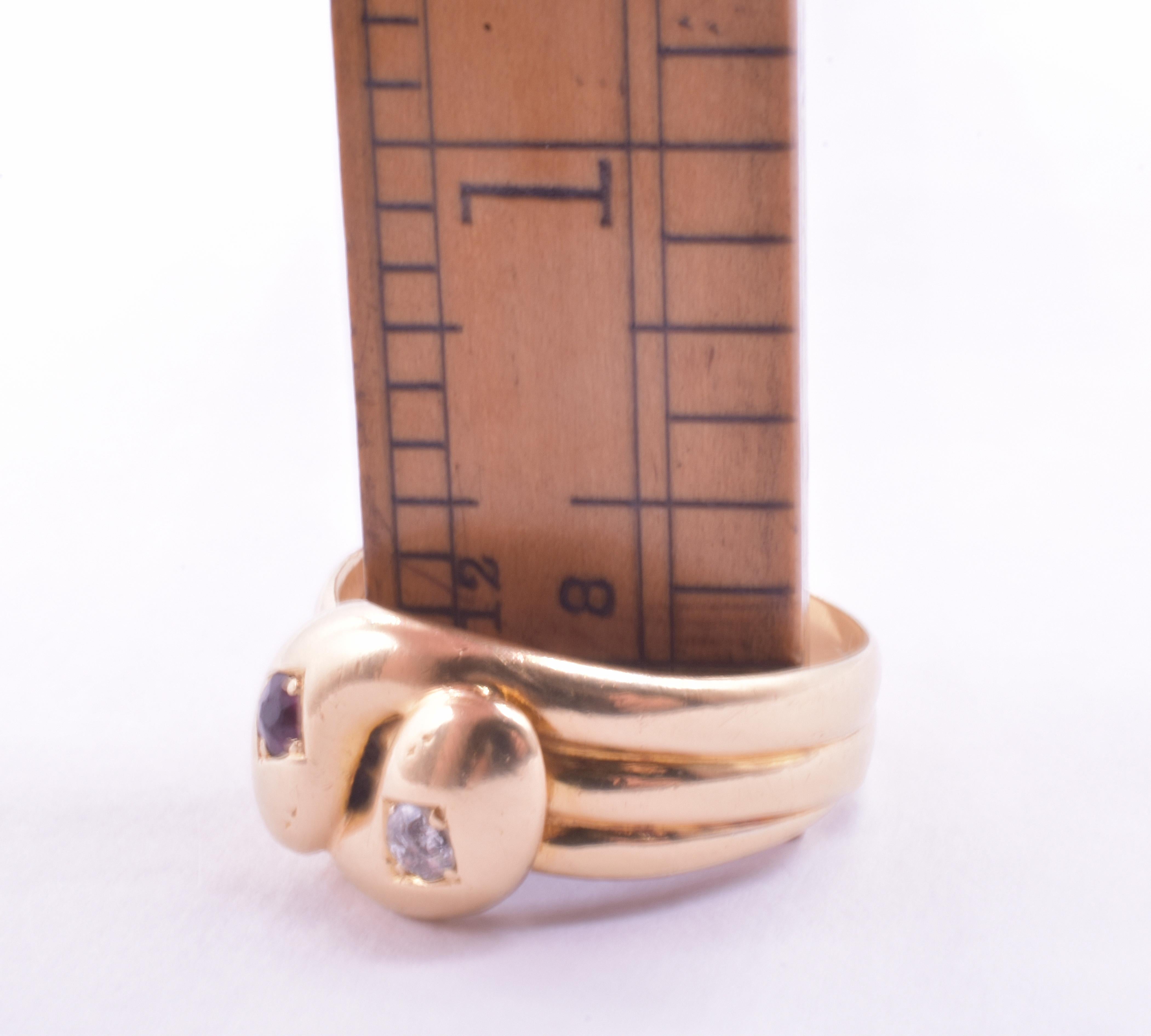 Anello a doppia testa di serpente con diamante e rubino, con marchio del 1918 e 18 carati in vendita 1