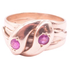 Anillo de serpiente de doble cabeza de rubí de 9 quilates con sello de calidad de 1918