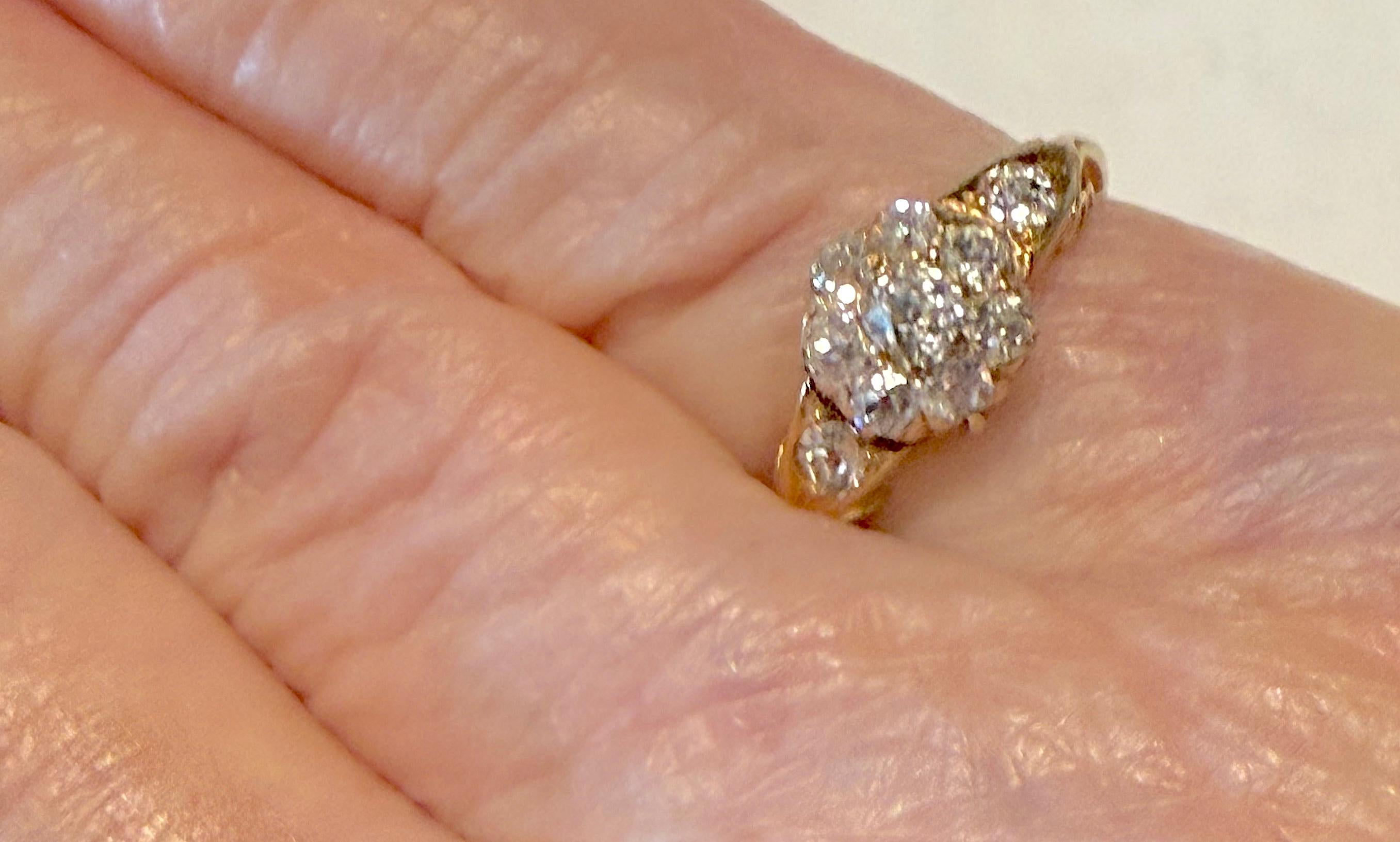 Anillo de pensamiento con racimo de diamantes de 18 quilates con sello de Birmingham de 1946 en venta 4