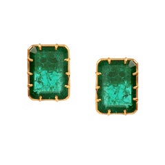 Hallmarked solid 18K yellow gold emerald green earrings