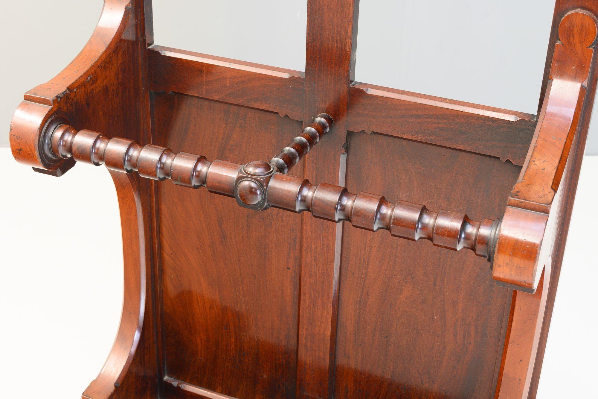 Mogano Hallstand in vendita