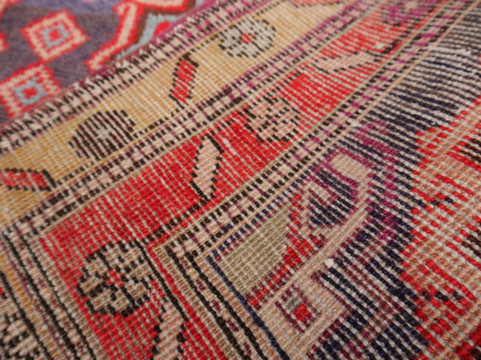 Hallway Runner Caucasian Rug Vintage Azeri Turkmen Design Djoharian Collection In Good Condition For Sale In Lohr, Bavaria, DE