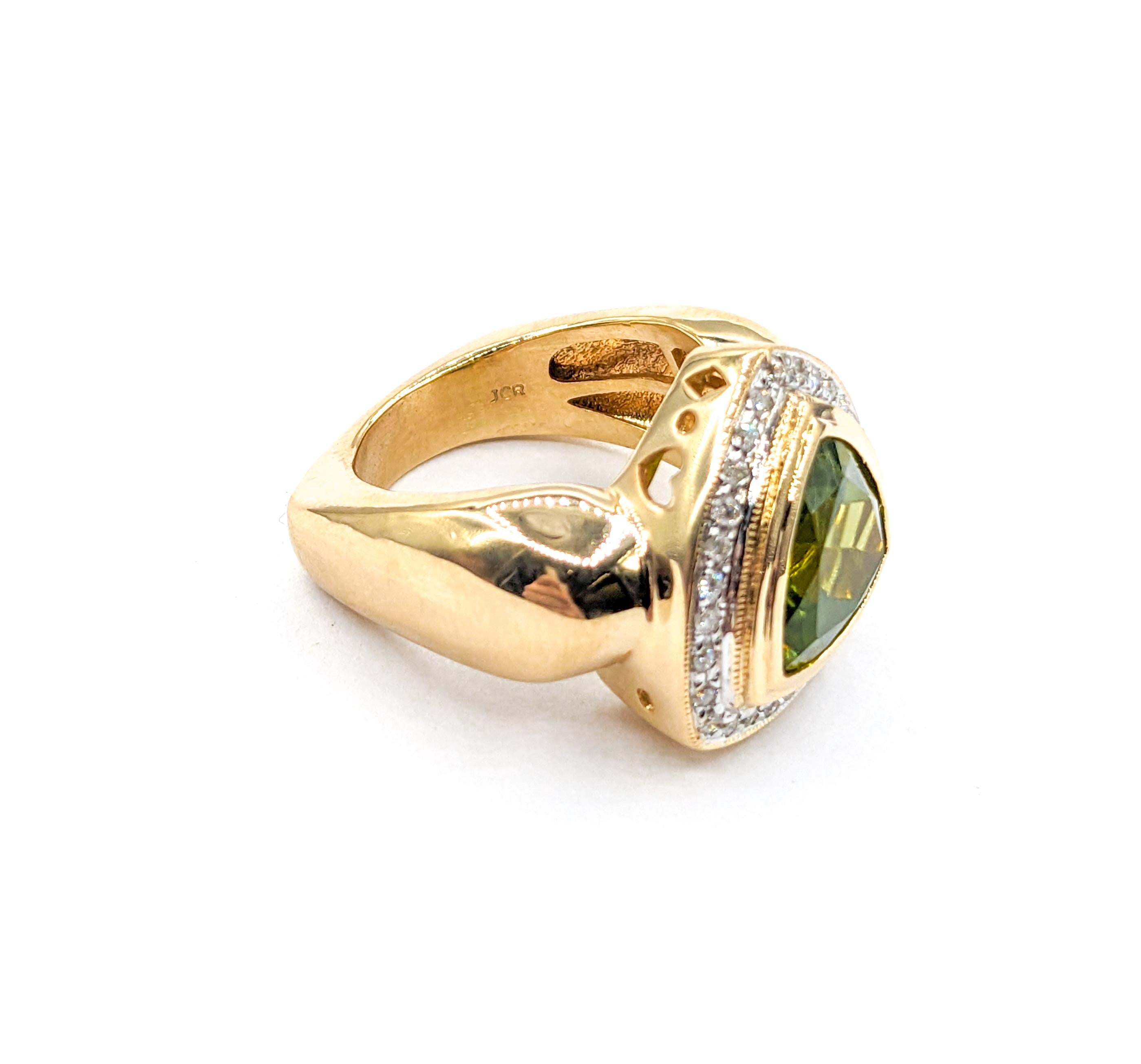 Halo 3.25ct Peridot & Diamonds Ring In Yellow Gold For Sale 2