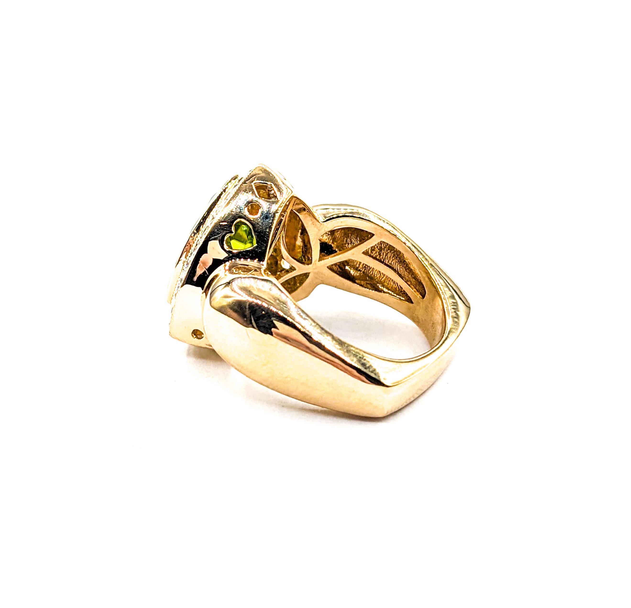 Halo 3.25ct Peridot & Diamonds Ring In Yellow Gold For Sale 3