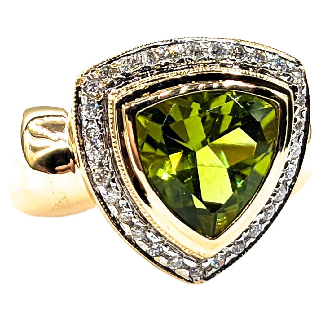 Halo 3.25ct Peridot & Diamonds Ring In Yellow Gold For Sale