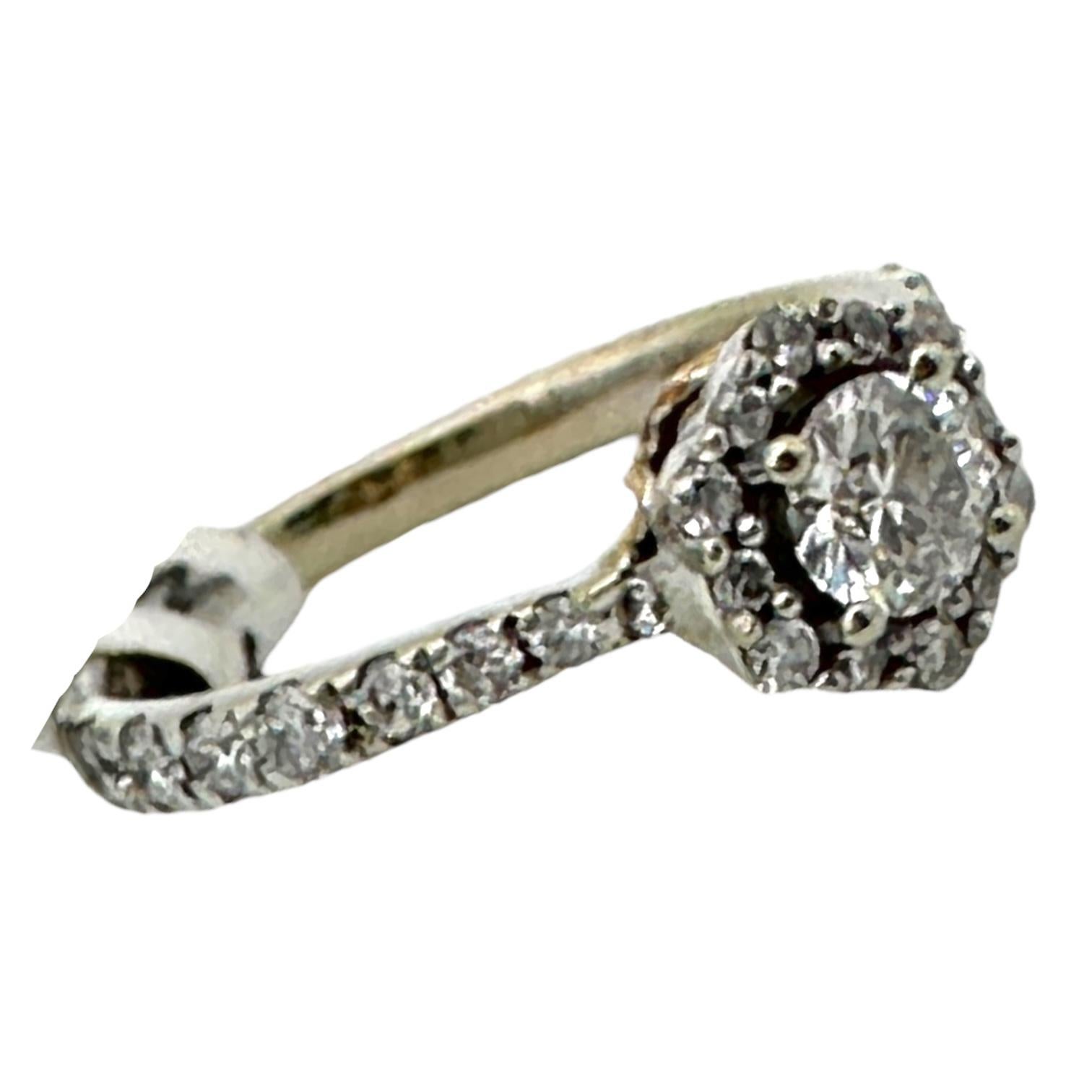 Bague de fiançailles en or 14 carats avec halo blanc et rose de 0,69 carat en vente 2