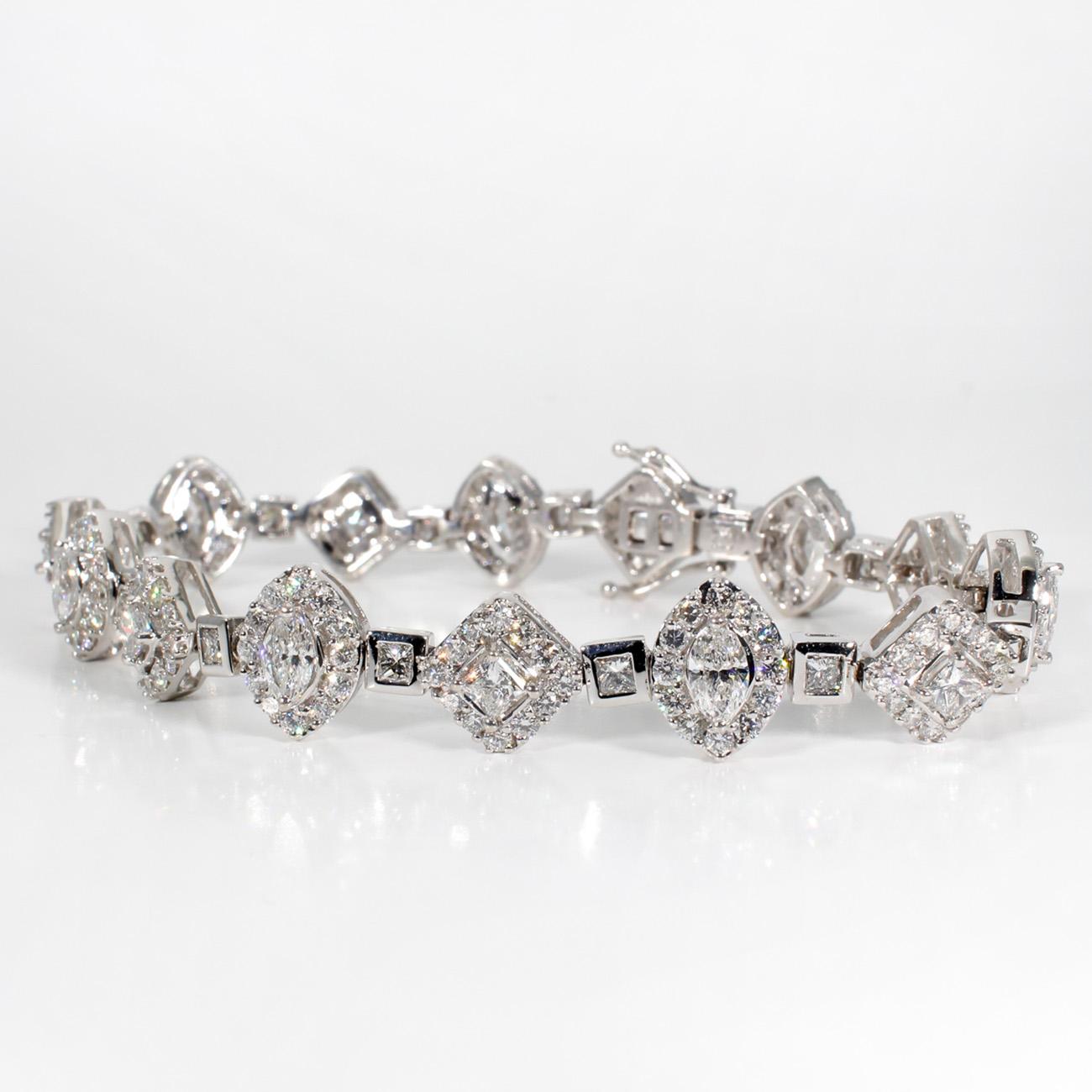 Halo Bracelet w/ Round, Princess, and Marquise Diamonds.  D7.54ct.t.w. In New Condition For Sale In Los Angeles, CA