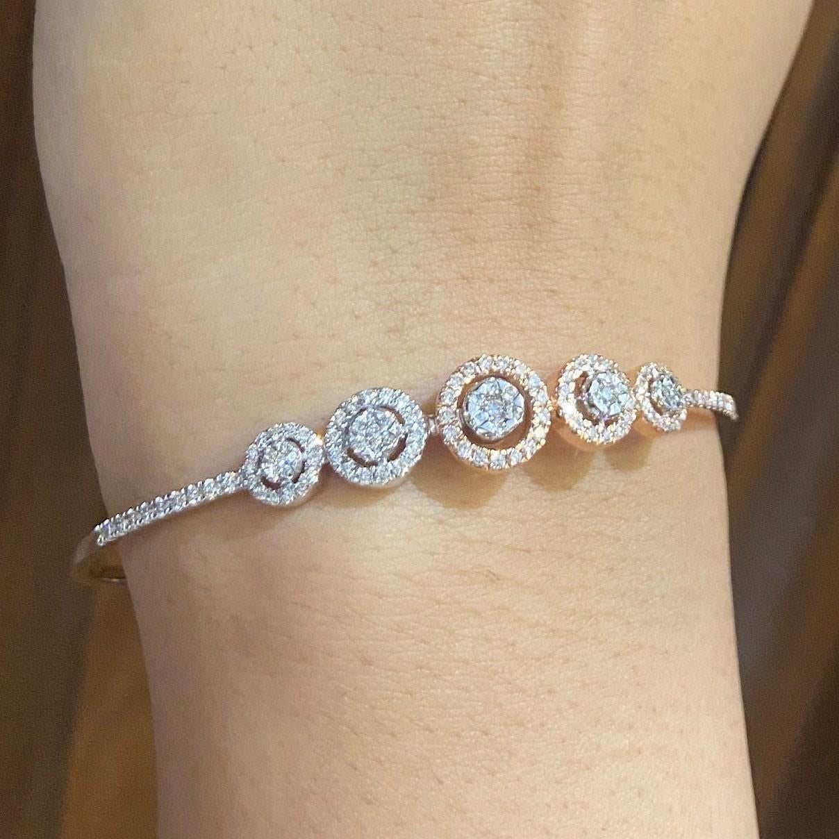 Art Deco Halo Circle Diamond Bracelet in 14k Solid Gold (Certified) For Sale