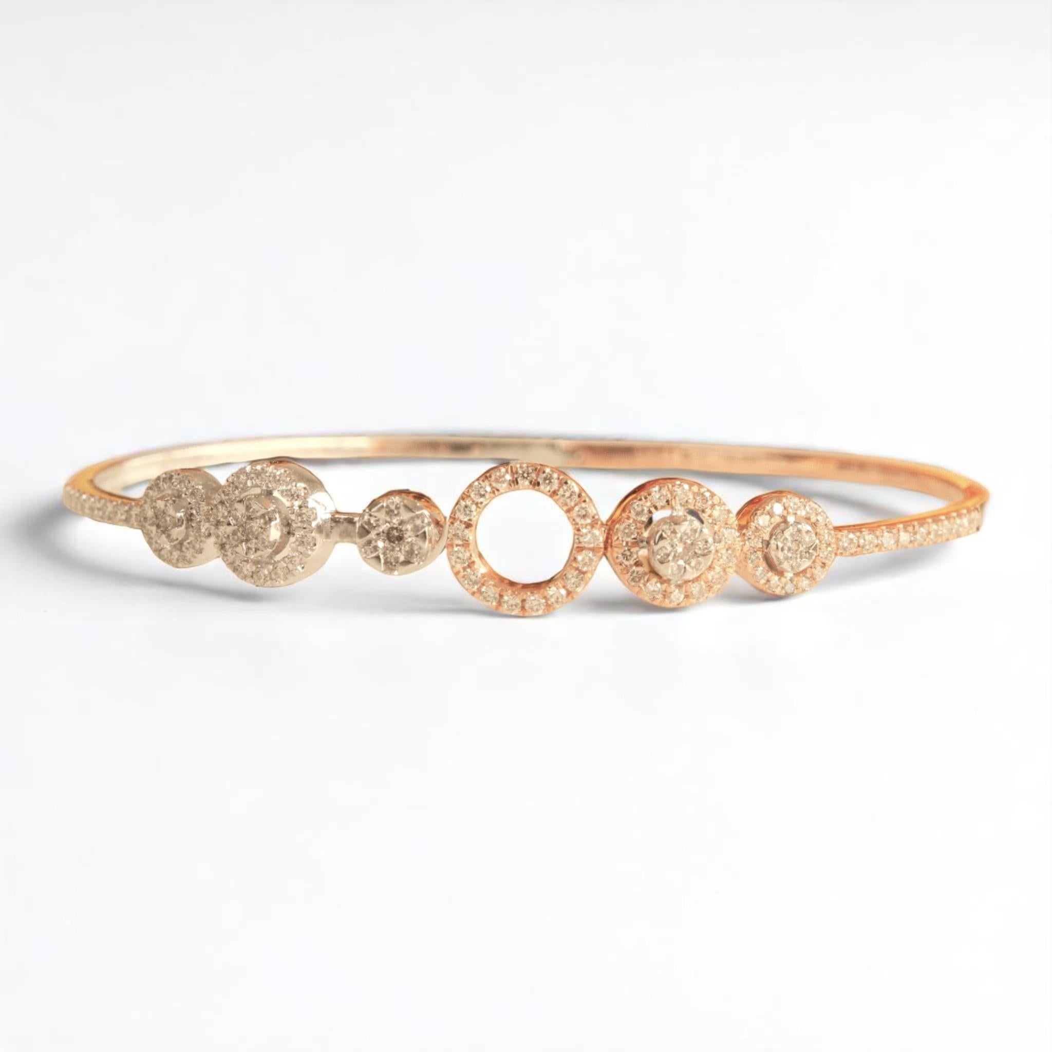 Round Cut Halo Circle Diamond Bracelet in 14k Solid Gold (Certified) For Sale