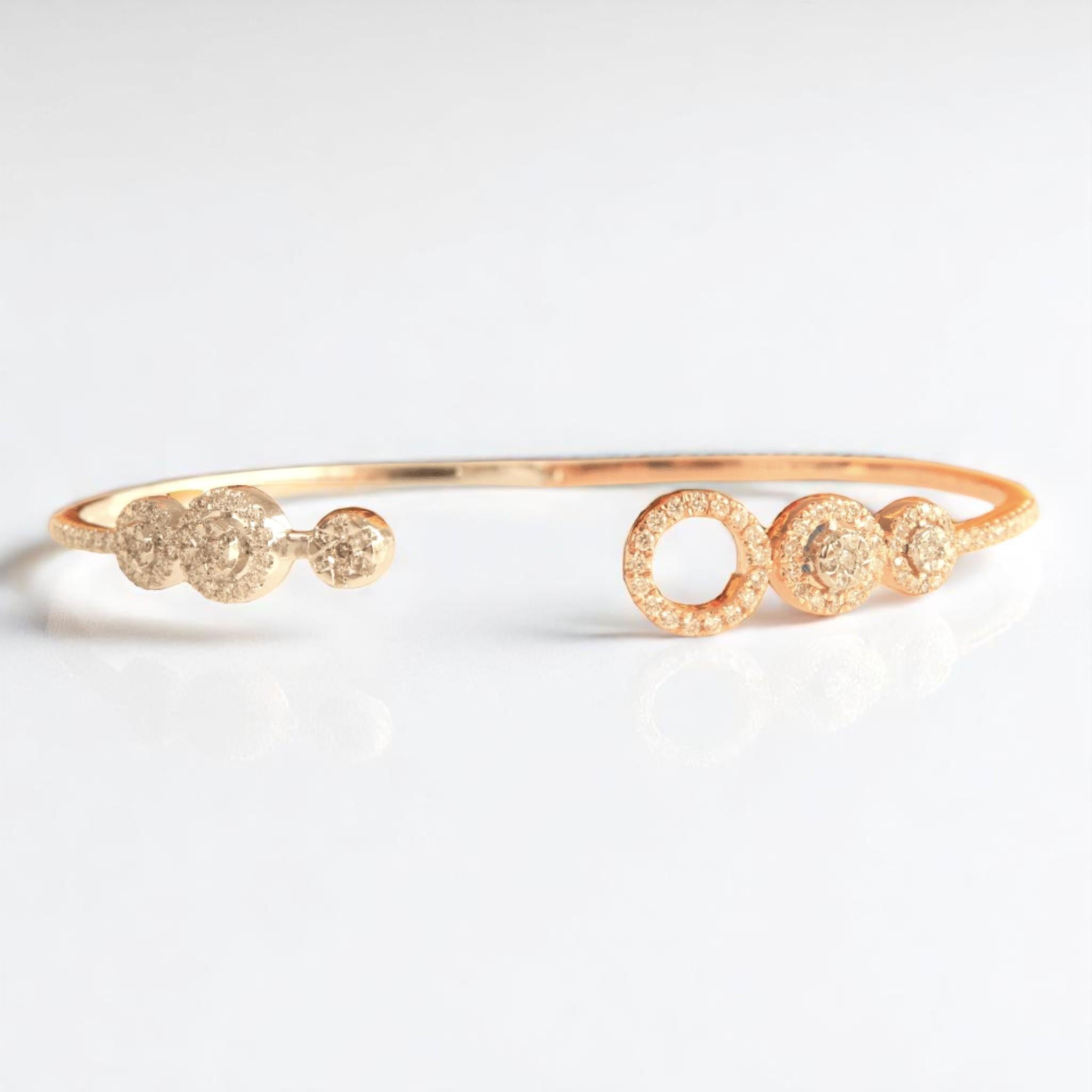 Halo Circle Diamond Bracelet in 14k Solid Gold (Certified) In New Condition For Sale In New Delhi, DL
