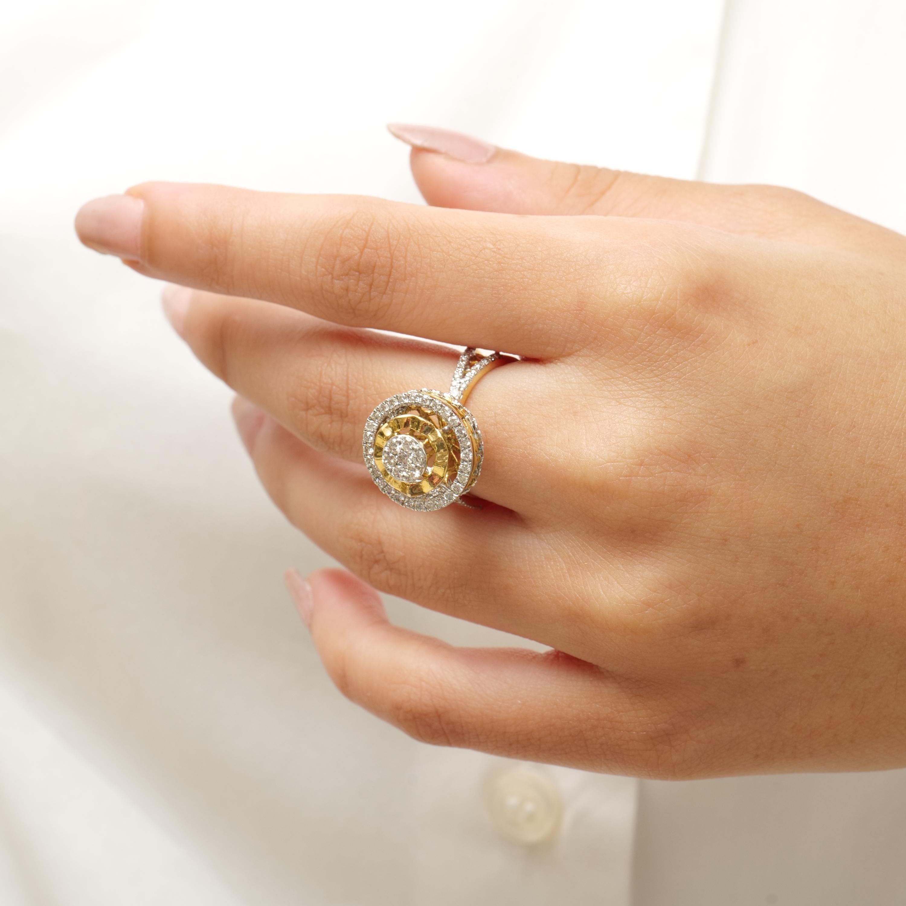Art Déco Anello Halo Cluster con doppio tono di diamanti in oro massiccio 14K (certificato) in vendita