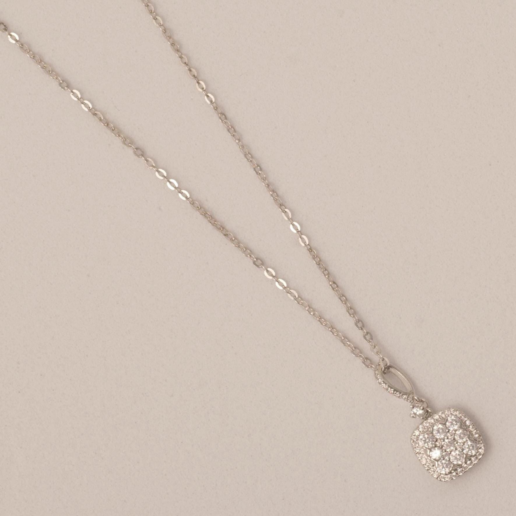 De las mujeres Collar Colgante de Diamantes Halo Cushion de Oro Macizo de 14 K (Certificado) en venta