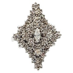 Bague en or blanc 14k à double halo de diamants raffinés