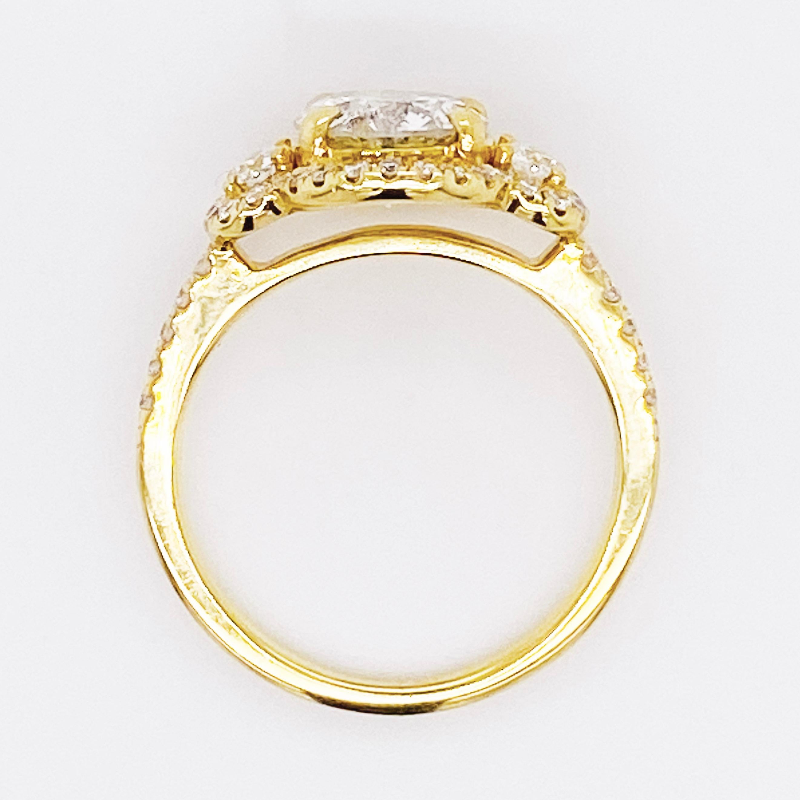 Anillo de diamantes Halo de 2,25 quilates, Anillo de tres piedras, Oro de 18 quilates en Nuevo estado para la venta en Austin, TX