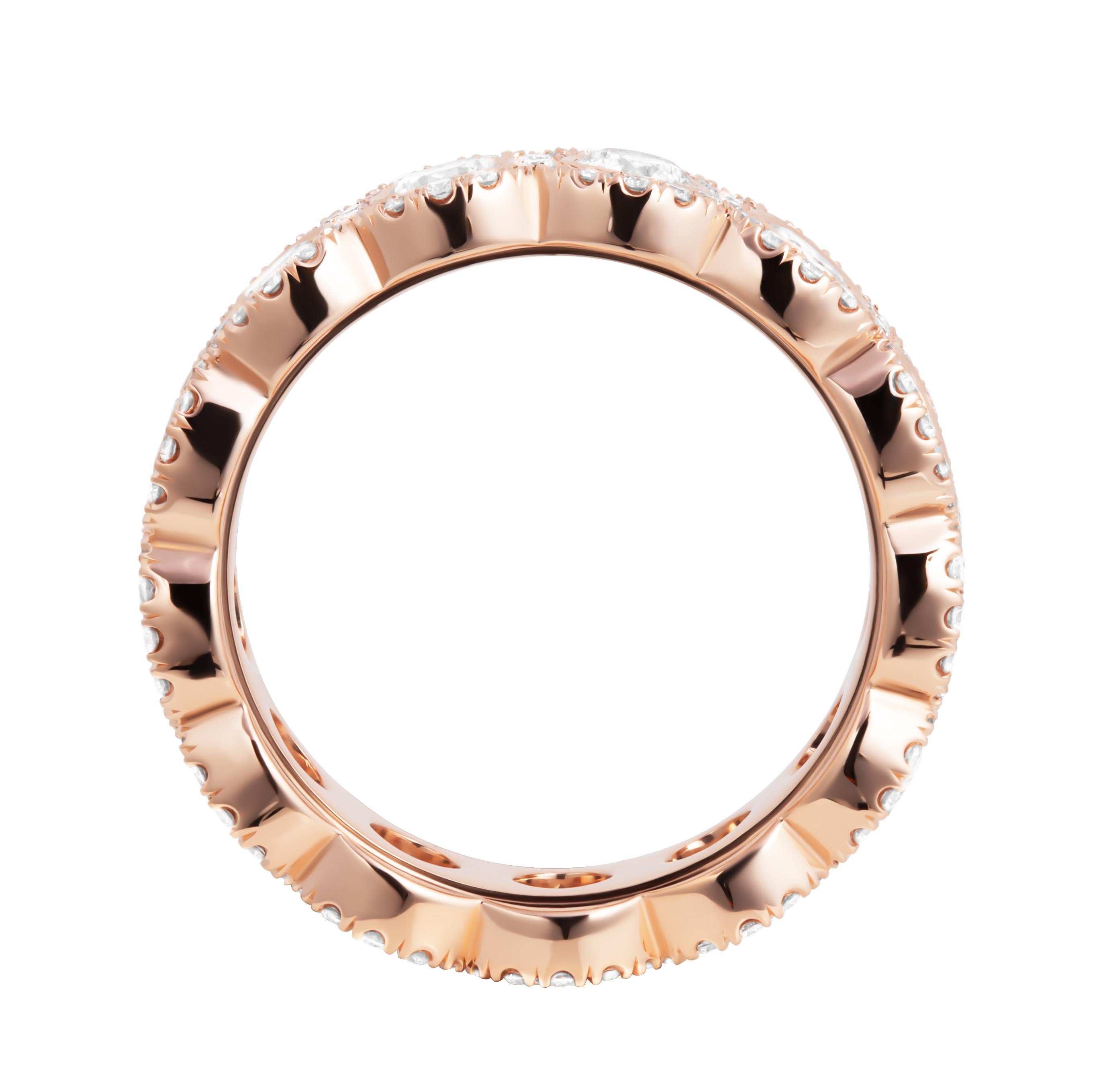Fedina aureolata con diamanti rotondi
In oro rosa 18 carati
Con diamanti rotondi per un totale di 2,12ct
Pave aureola intorno per un totale di 0.67ct
Taglia 6.5