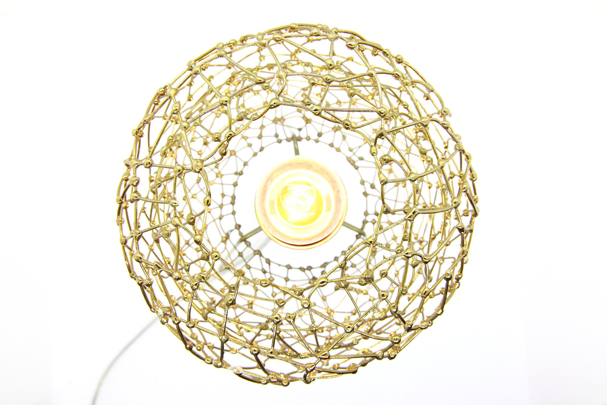 Organique Halo-Ette by Ango, lampe de table en laiton soudé à la main en vente