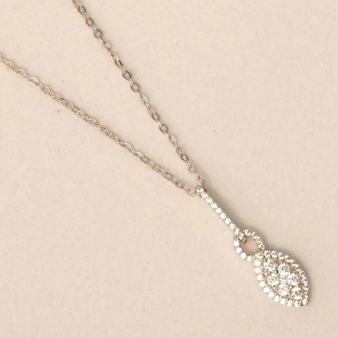 Collier pendentif Halo Eye Illusion en or massif 14k (certifié) en vente 2