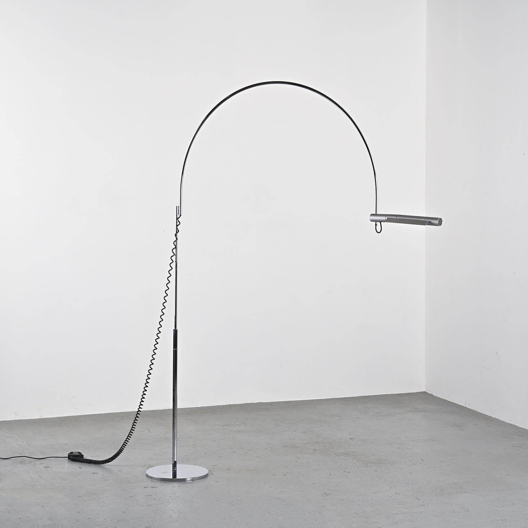 Height-adjustable floor lamp, 