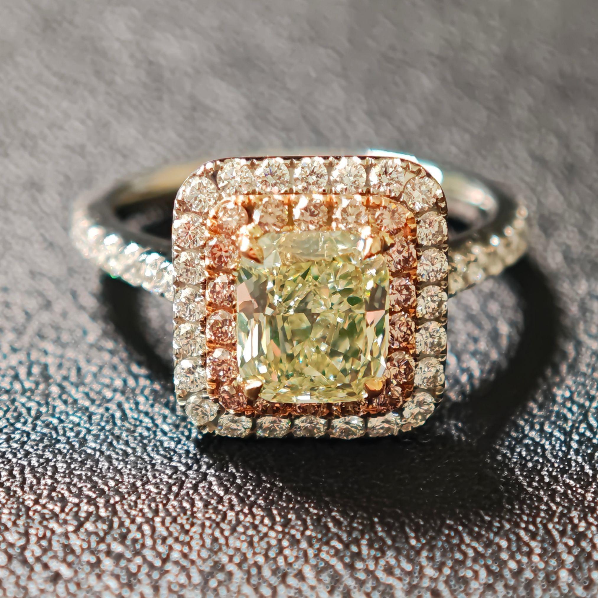 Anillo Halo Verde Radiante 1,41 ct GIA Diamante Natural Rosa y Blanco, Oro 18K en venta 11