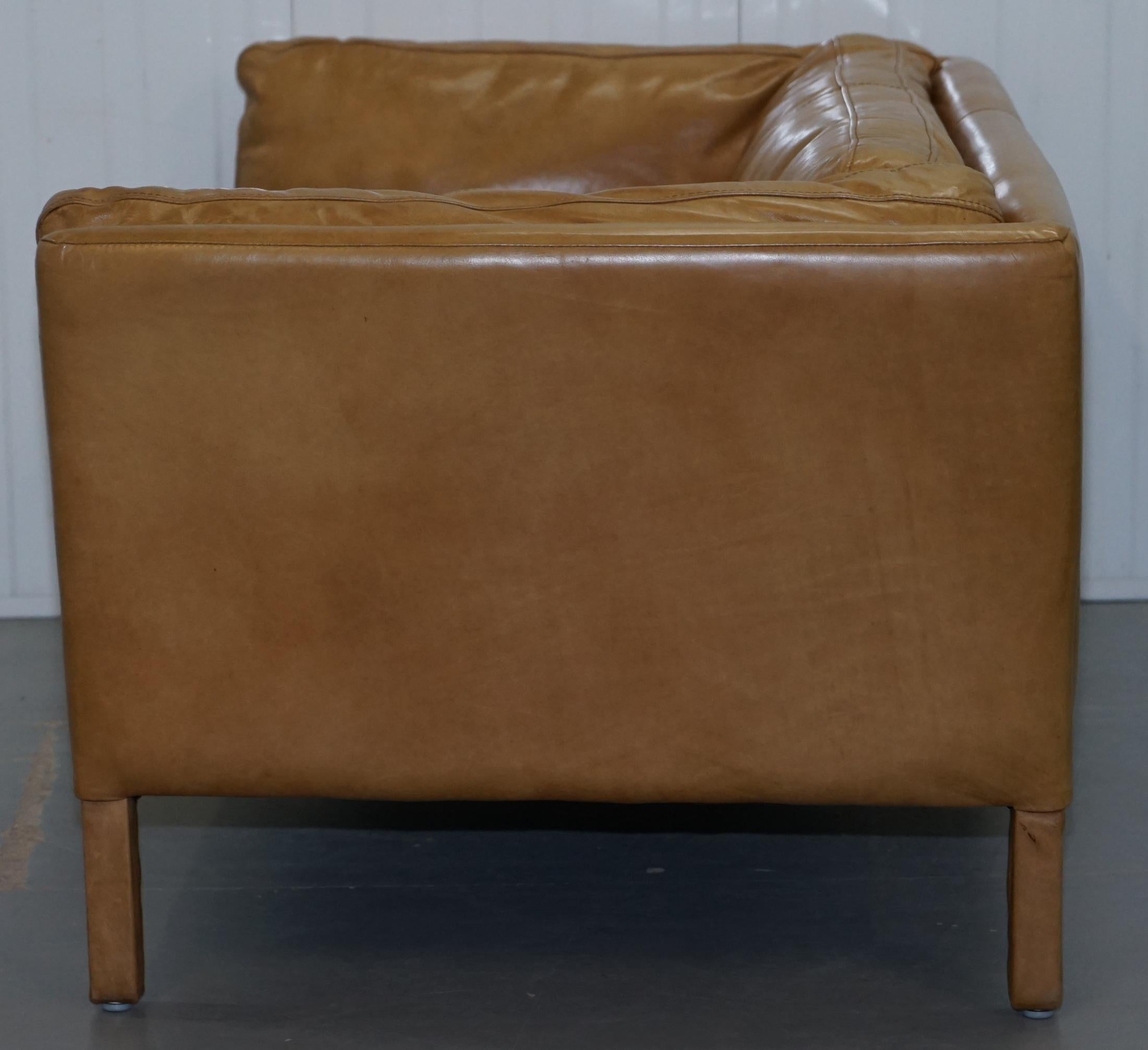 Halo Groucho Leather Small 2-Seat Sofa Matching Armchair Available 7