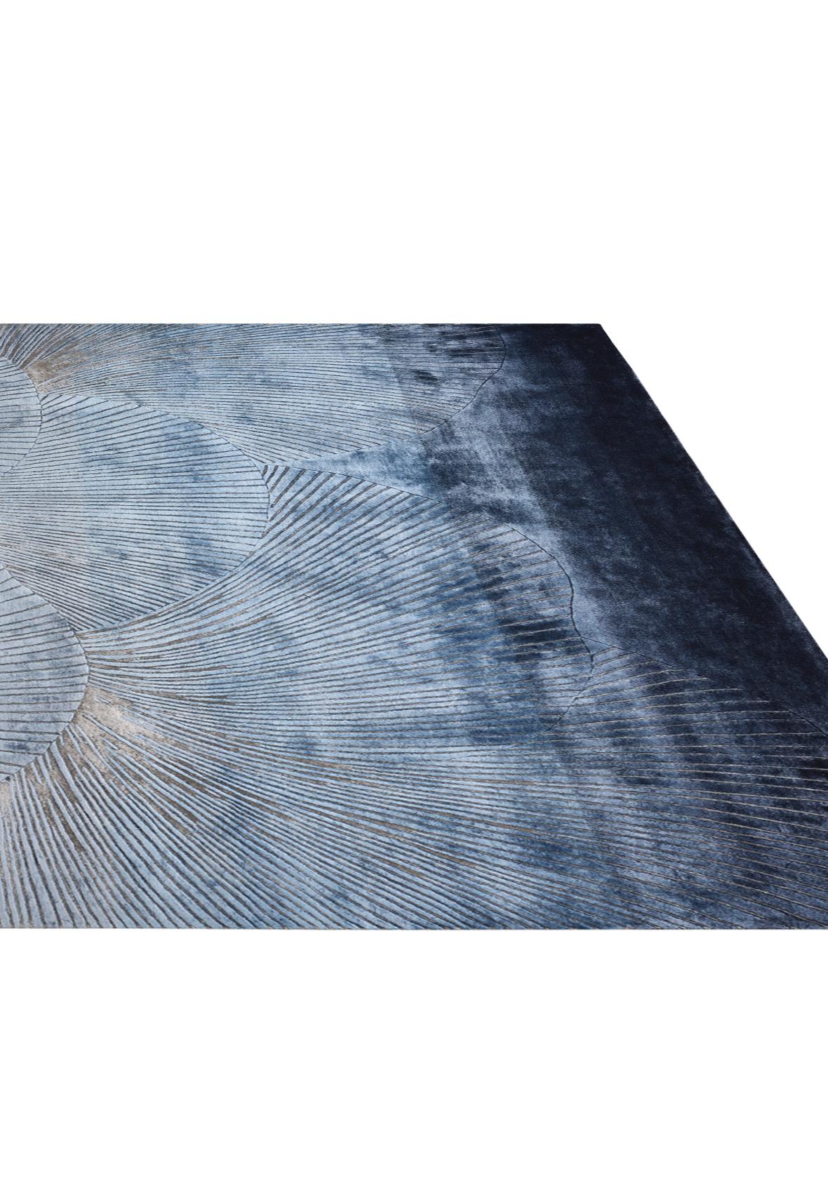 Halo Hand Knotted Modern Silk Rug in Blue and Gold Colours by Hands In New Condition For Sale In New Delhi, IN