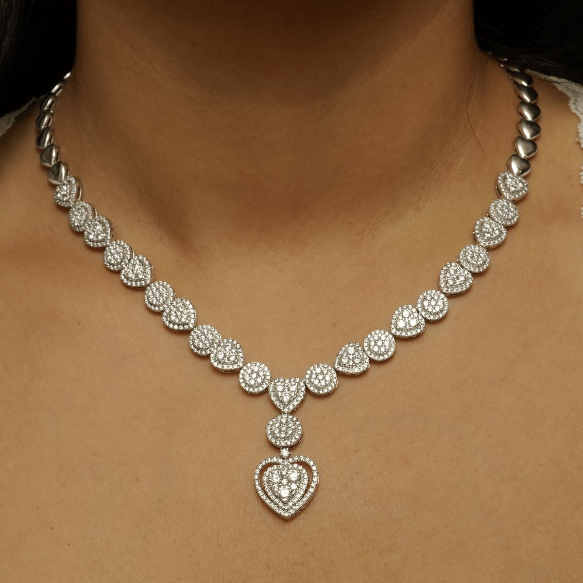 Art déco Collier de diamants Halo Heart Drop en or massif 14k (certifié) en vente