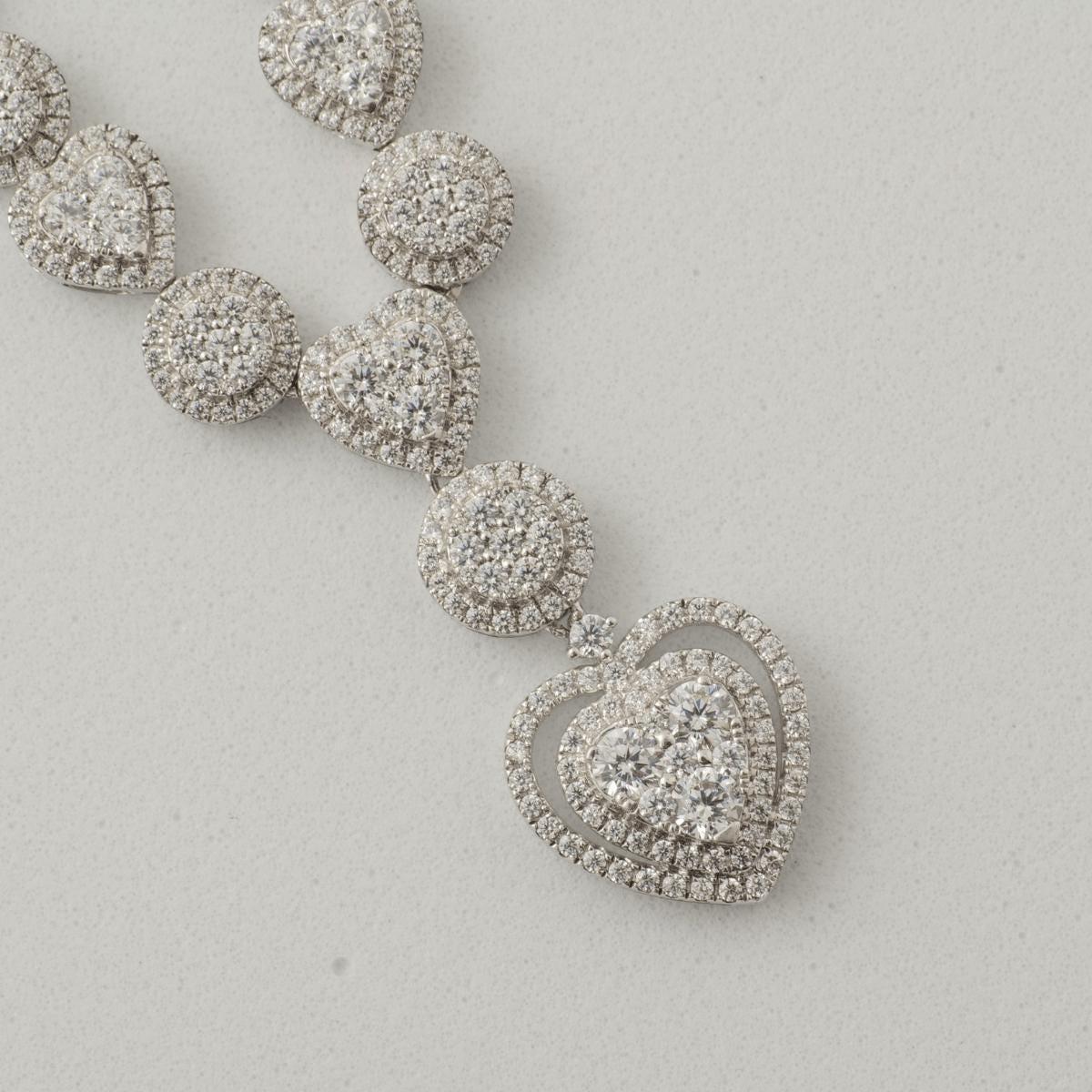 Collier de diamants Halo Heart Drop en or massif 14k (certifié) Neuf - En vente à New Delhi, DL