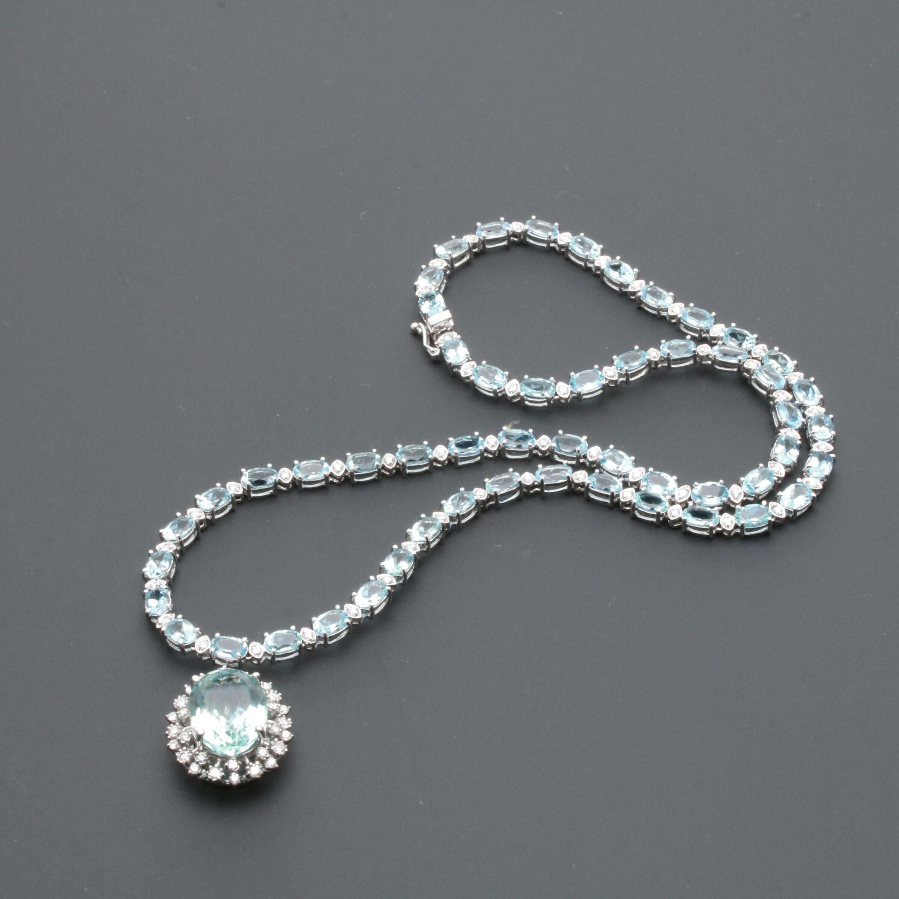 Braut-Halskette mit Halo-Aquamarin im Ovalschliff und Diamanten, Vintage Damen im Angebot