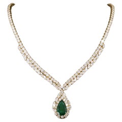 Halo Pear Cut Emerald Diamonds Gold Necklace, 18K Gold 