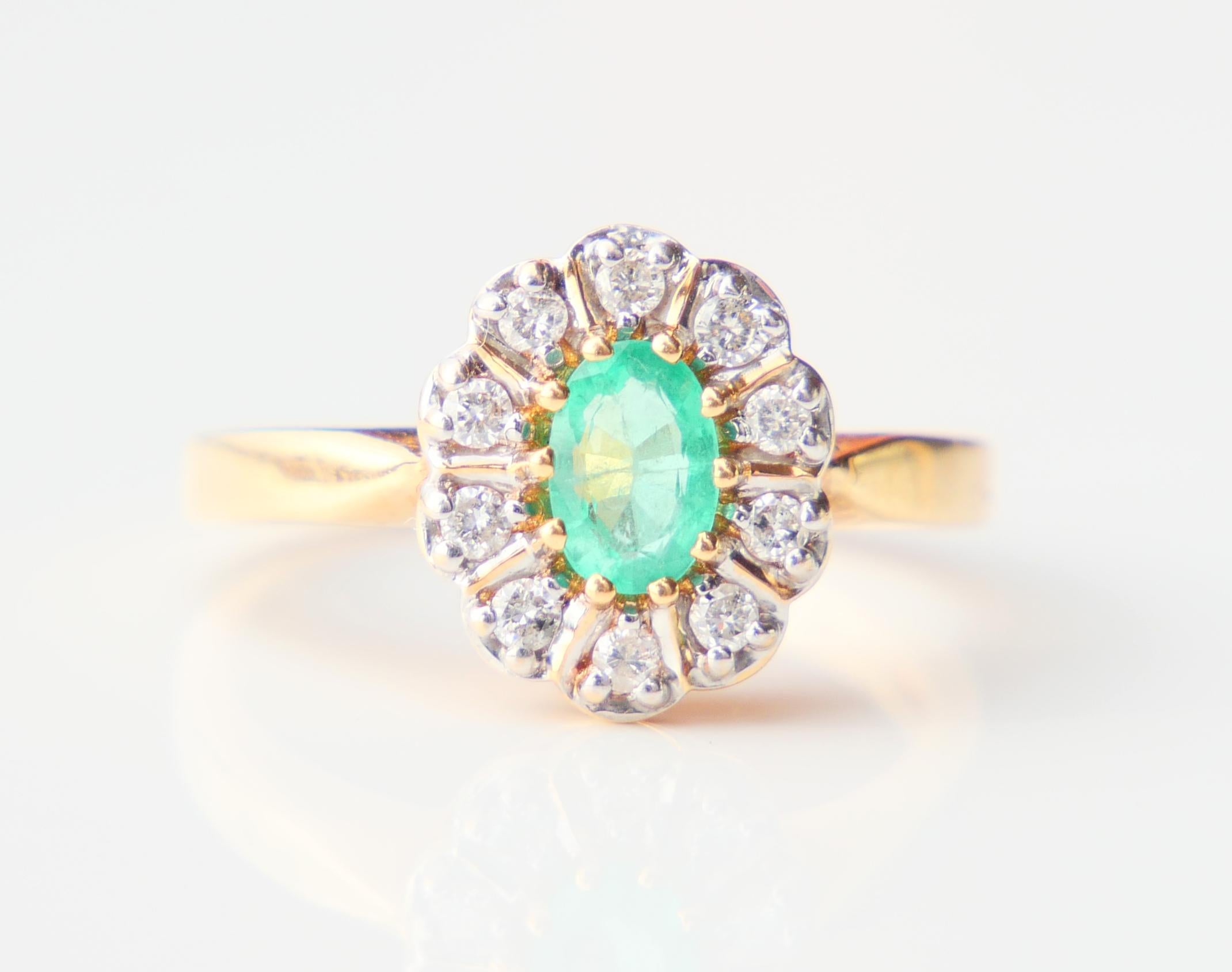 Halo Ring natural Emerald Diamonds solid 18K Gold Ø US6.75/ 3.7gr For Sale 4
