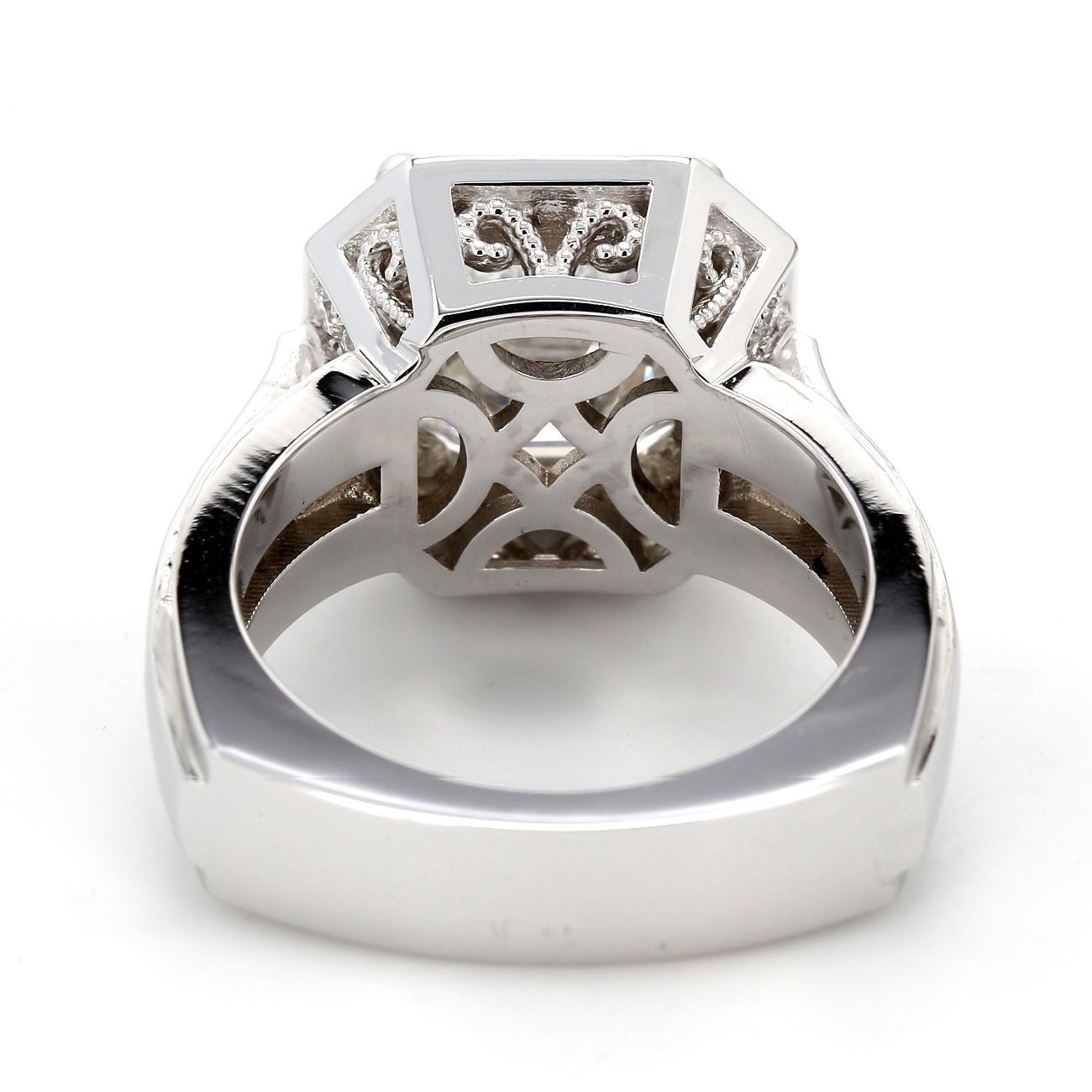Halo-Ring mit GIA-zertifiziertem H/SI2-Diamant im Asscher-Schliff im Asscher-Schliff. D6.51ct.t.w. im Zustand „Neu“ im Angebot in Los Angeles, CA
