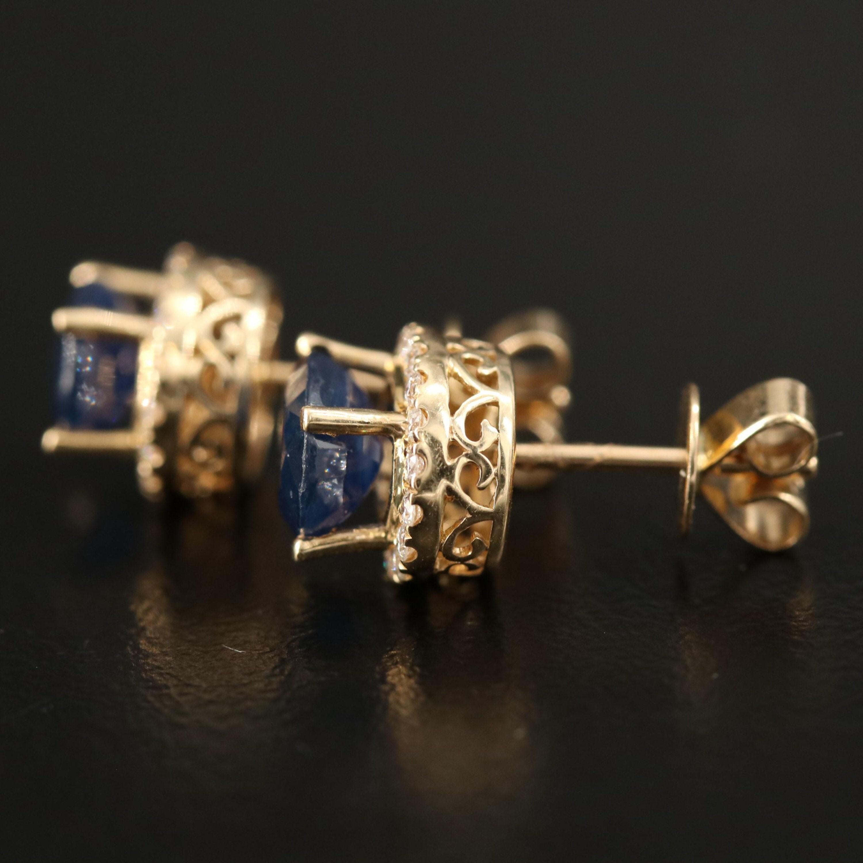 Im Angebot: Ohrstecker mit Halo-Saphir und Diamant, Vintage-Ohrstecker mit natürlichem Saphir () 3