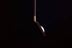 „Halo Sky“ 30cm Tiefblaue Deckenleuchte/ Farbprojektor von Mandalaki Studio