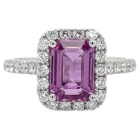 Anello con zaffiro rosa e diamante in stile Halo in vendita