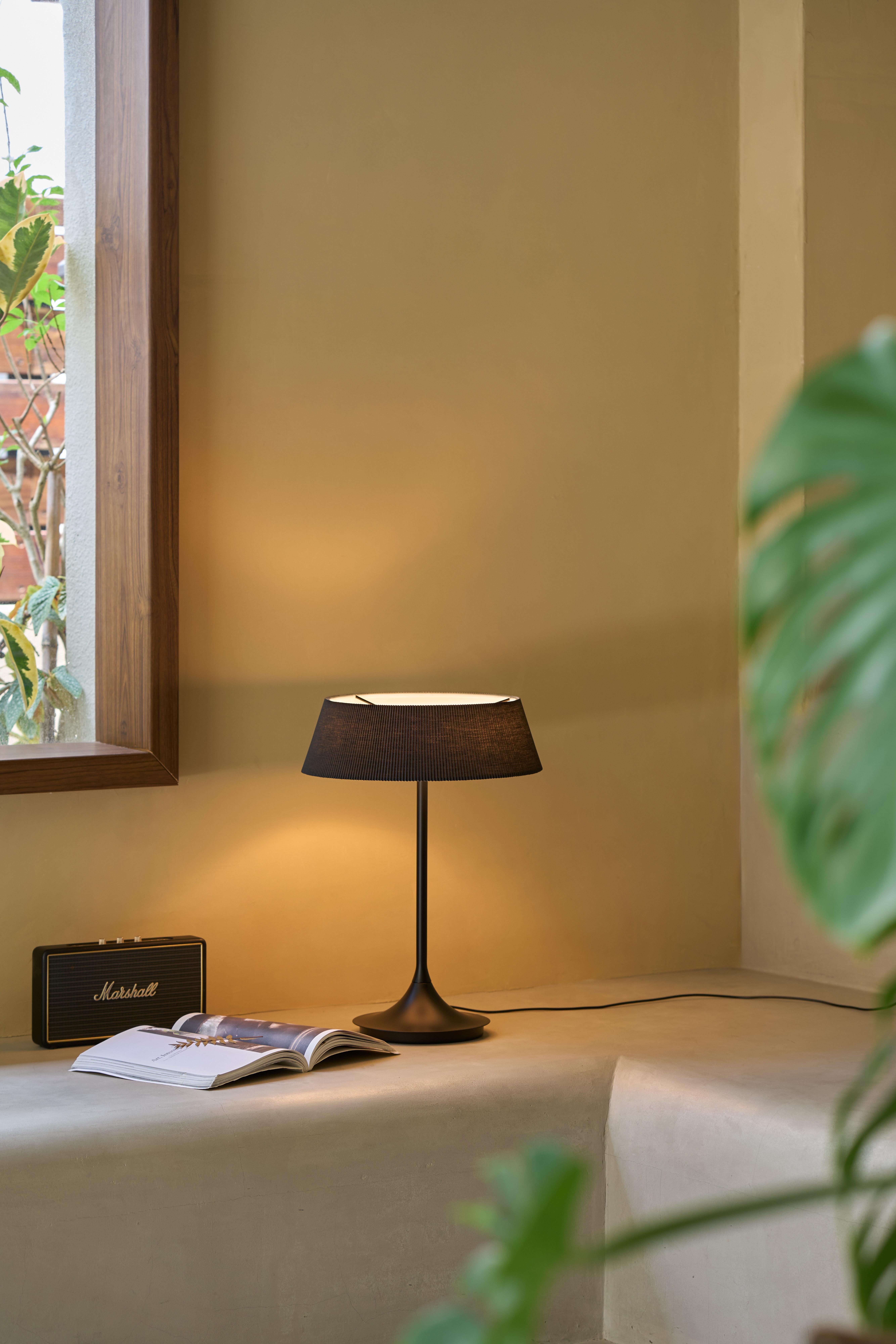 HALO Table Lamp For Sale 9